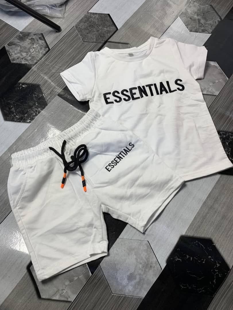 Vêtements Enfants Super Qualité 2 à 7ans. Prix de vente: 15 000 FCFA   Bénéfice: 2000 FCFA. Offre valable 30 jours renouvelable._0