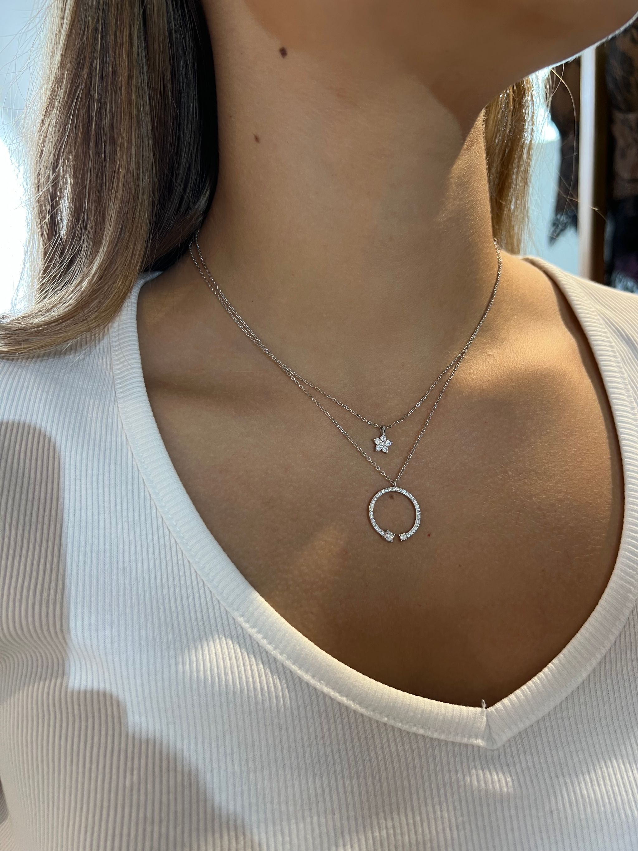 Shiny mini flower pendant _1