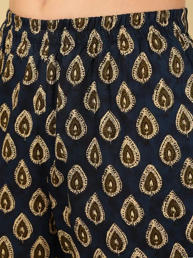 Empire Style Pure Cotton Anarkali Kurta With Trousers & Dupatta_1