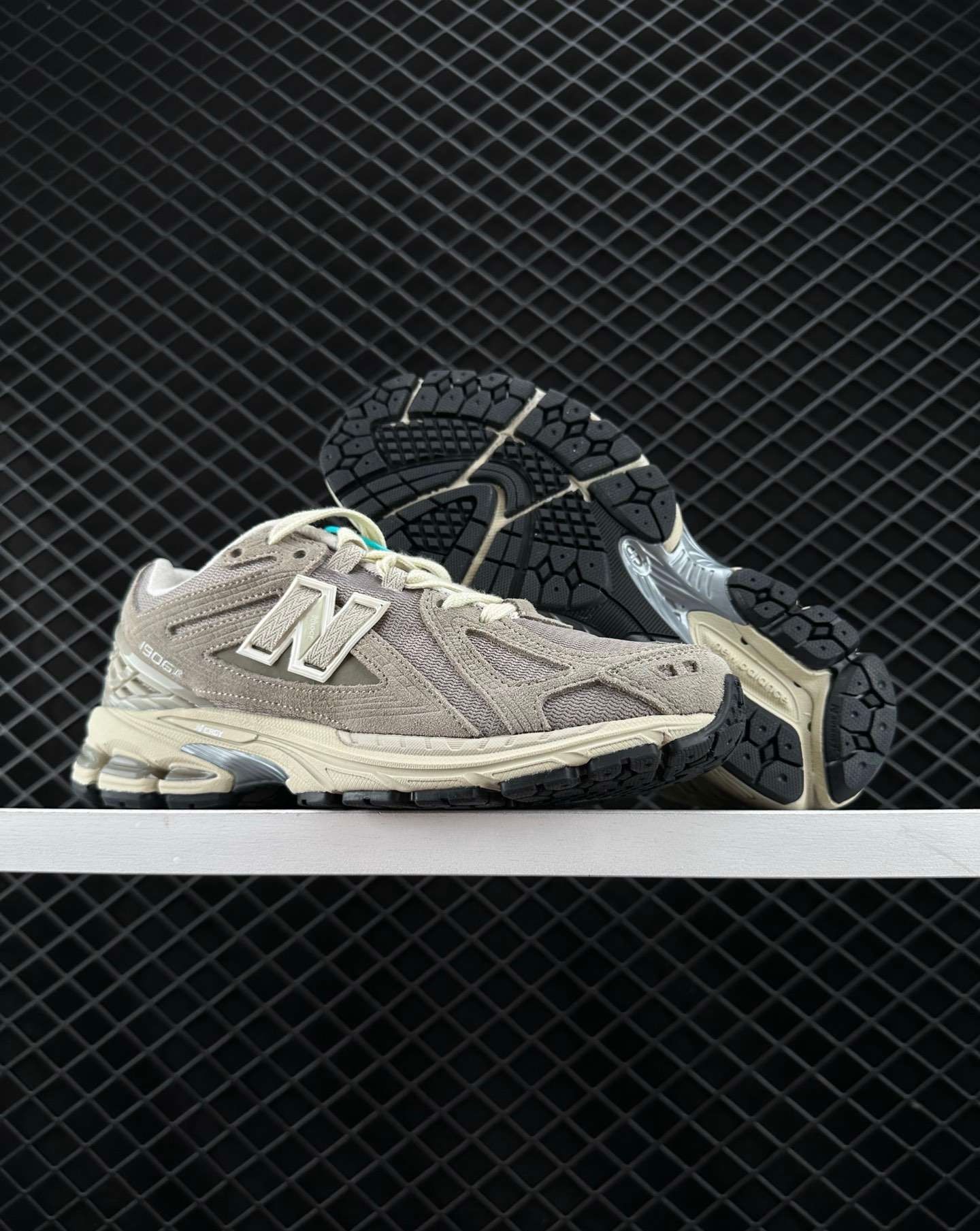 NEW BALANCE 1906R_3