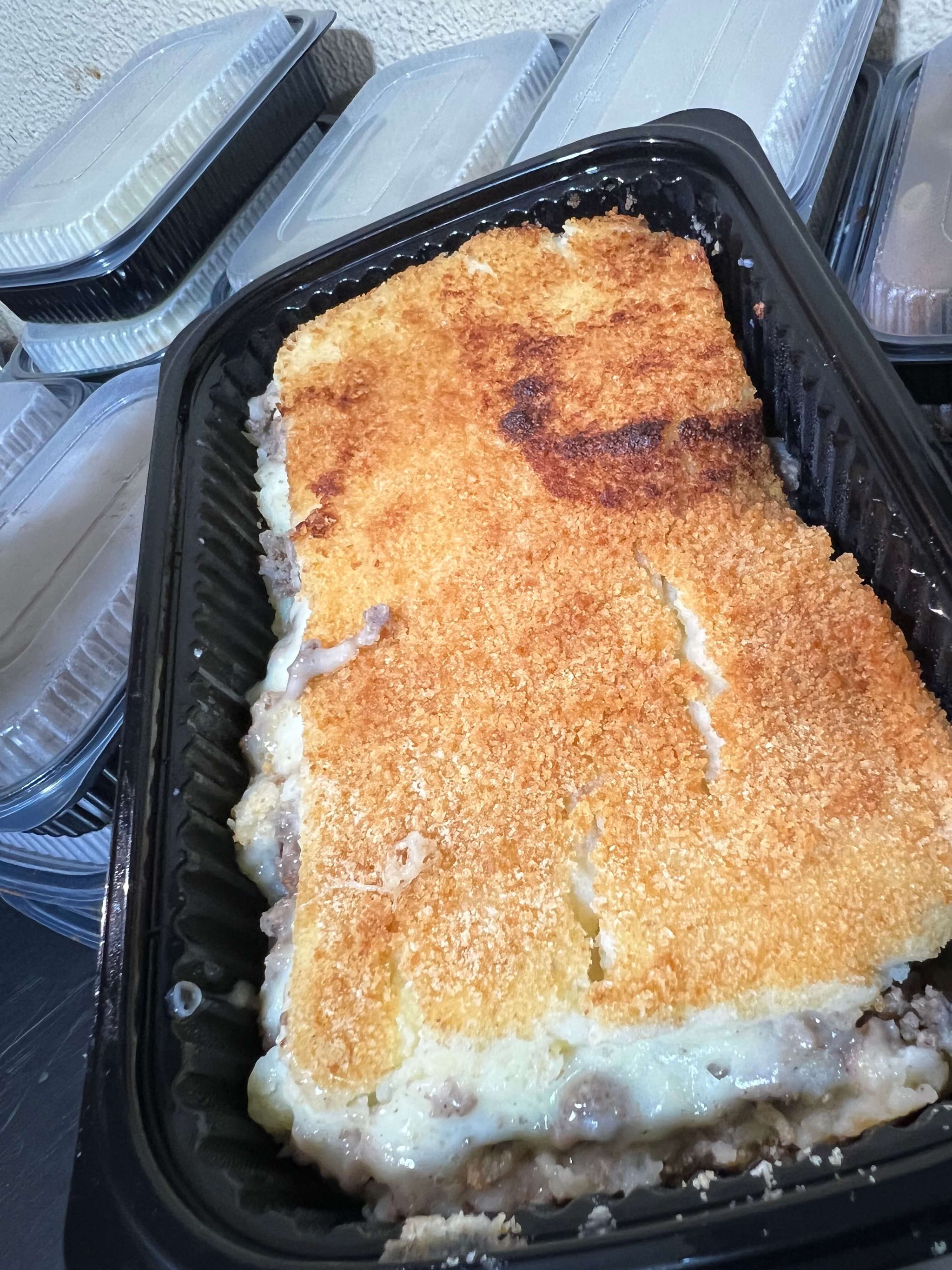 سوفليه باللحمة و الجبنة مع سلطة _0