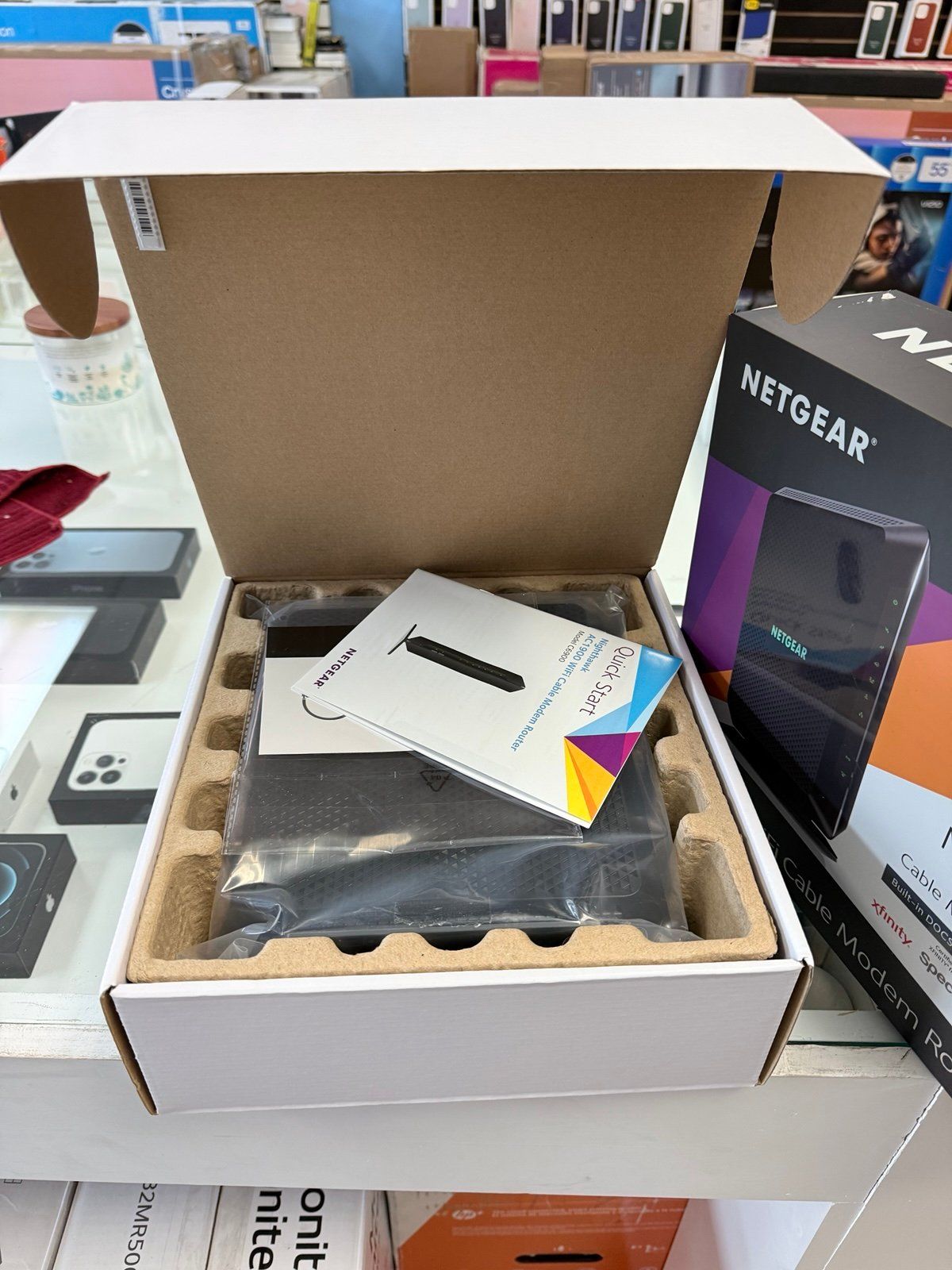 Netgear C6900 Nighthawk AC1900 WiFi Cable Modem Router_4