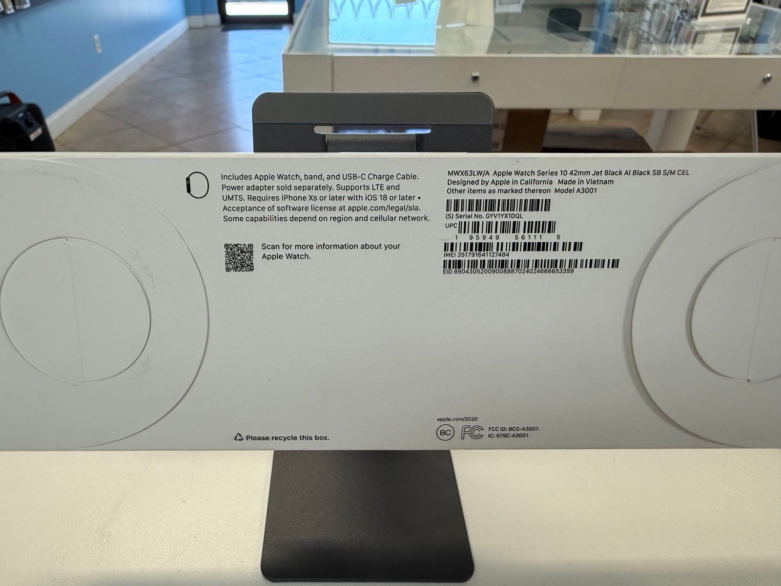 Apple Watch Series 10 42mm (Cellular) Jet Black S/M New with full year warranty_5