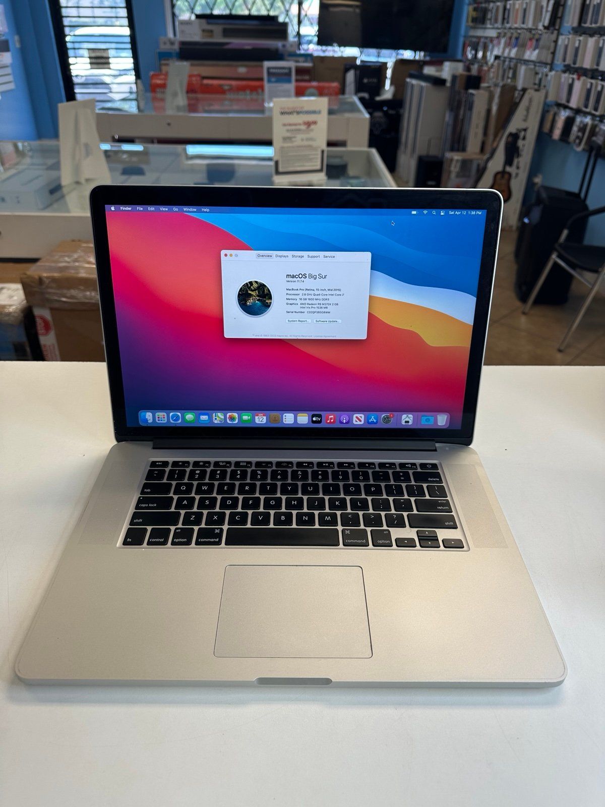 MacBook Pro 15inch i7/16gb ram/512ssd with Final Cut & Logic Pro X_9