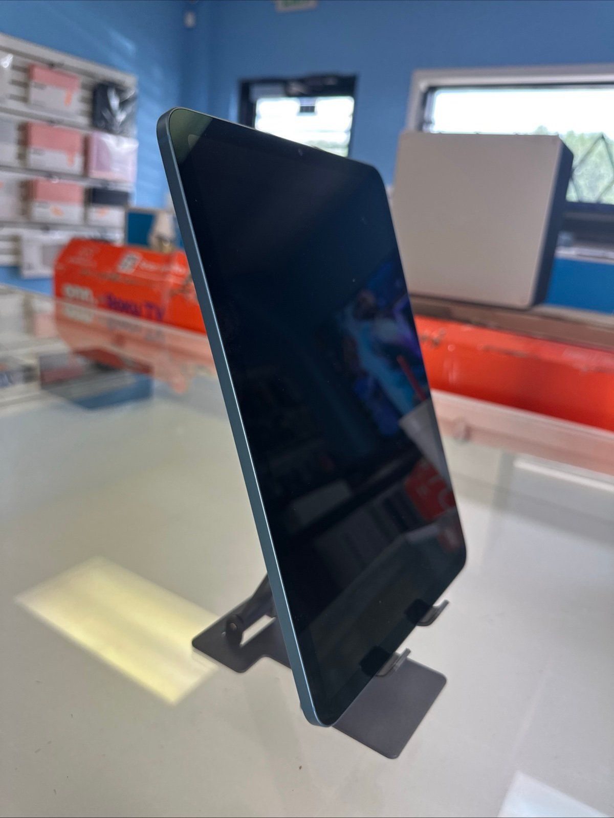 ipad Air 5th generation M1 Cellular Unlocked iOS 17.4.1_1