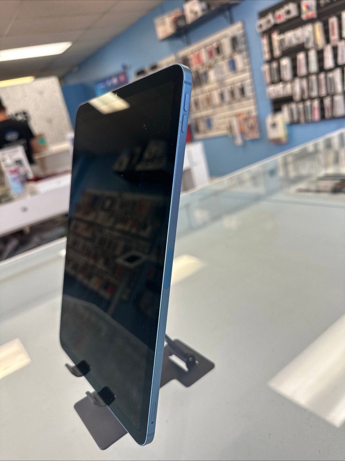 ipad Air 5th generation M1 Cellular Unlocked iOS 17.4.1_2