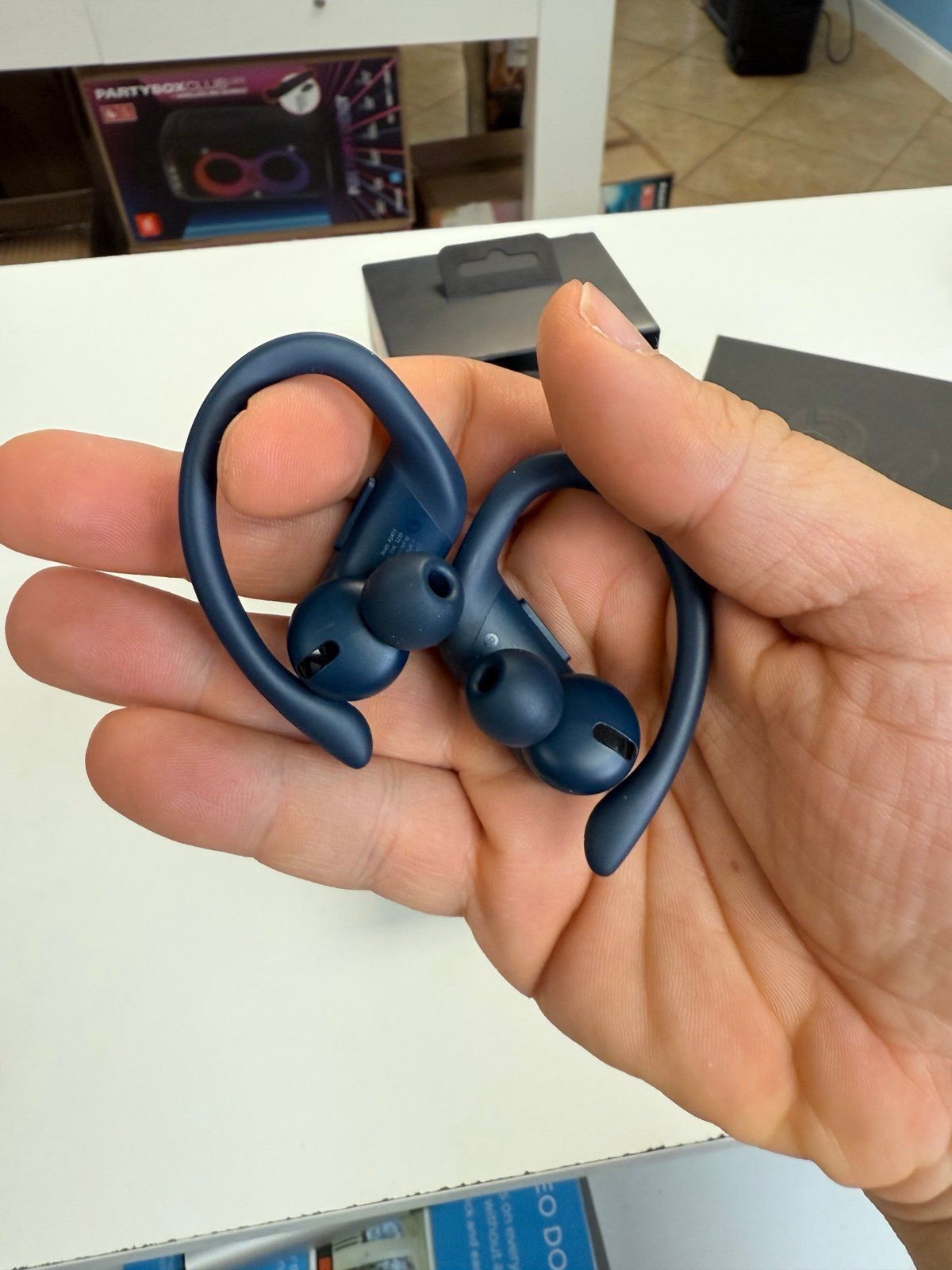 Powerbeats Pro Blue Beats Original Headphones Excellent condition_4