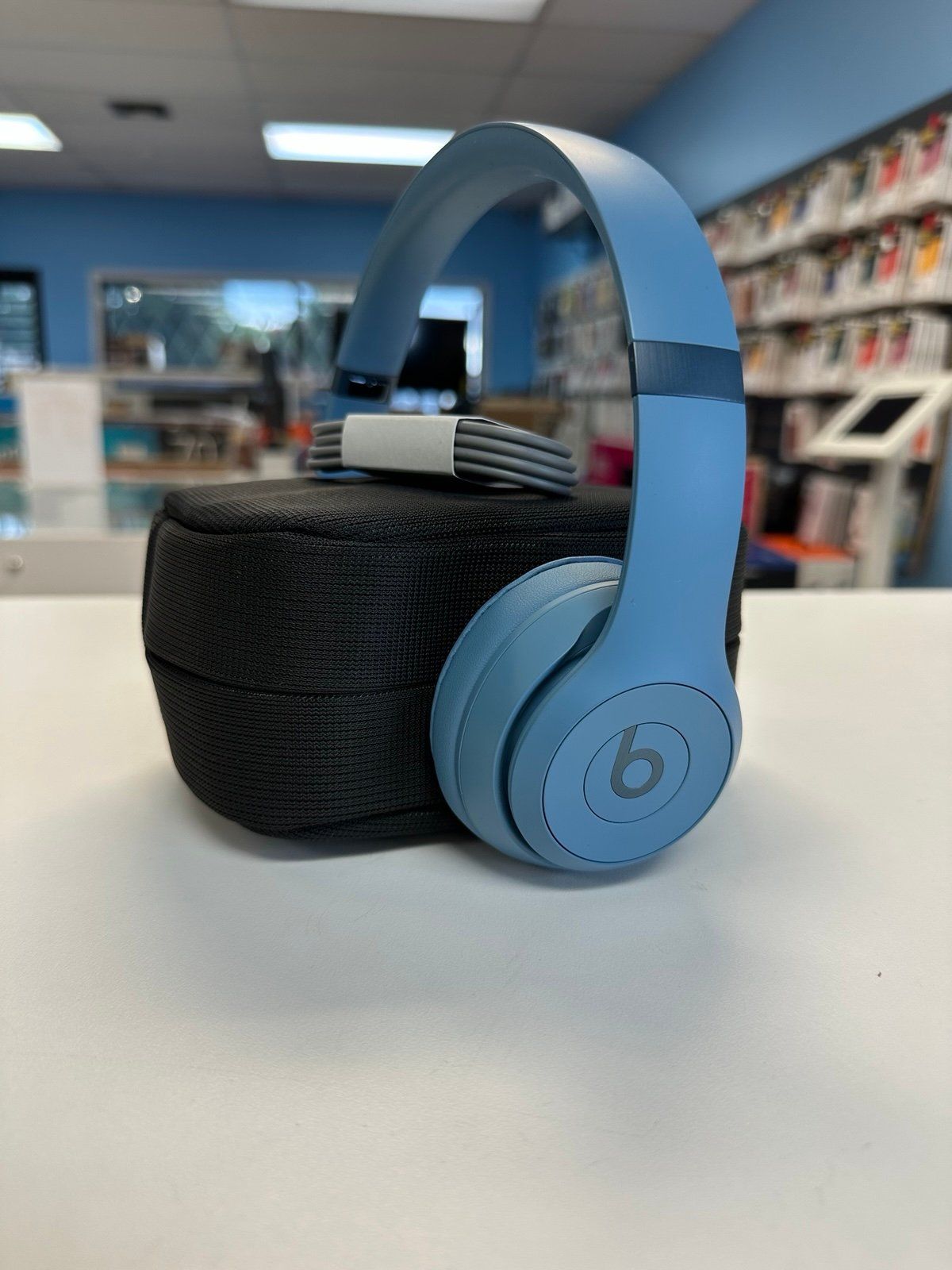 Beats Solo 4 Blue With Apple Care Warranty_1