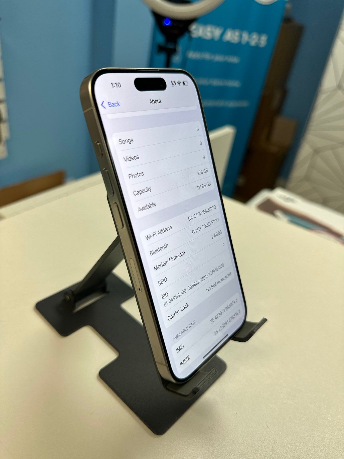 iPhone 15 Pro 128 GB Sim Unlocked & E Sim Titanium white_4