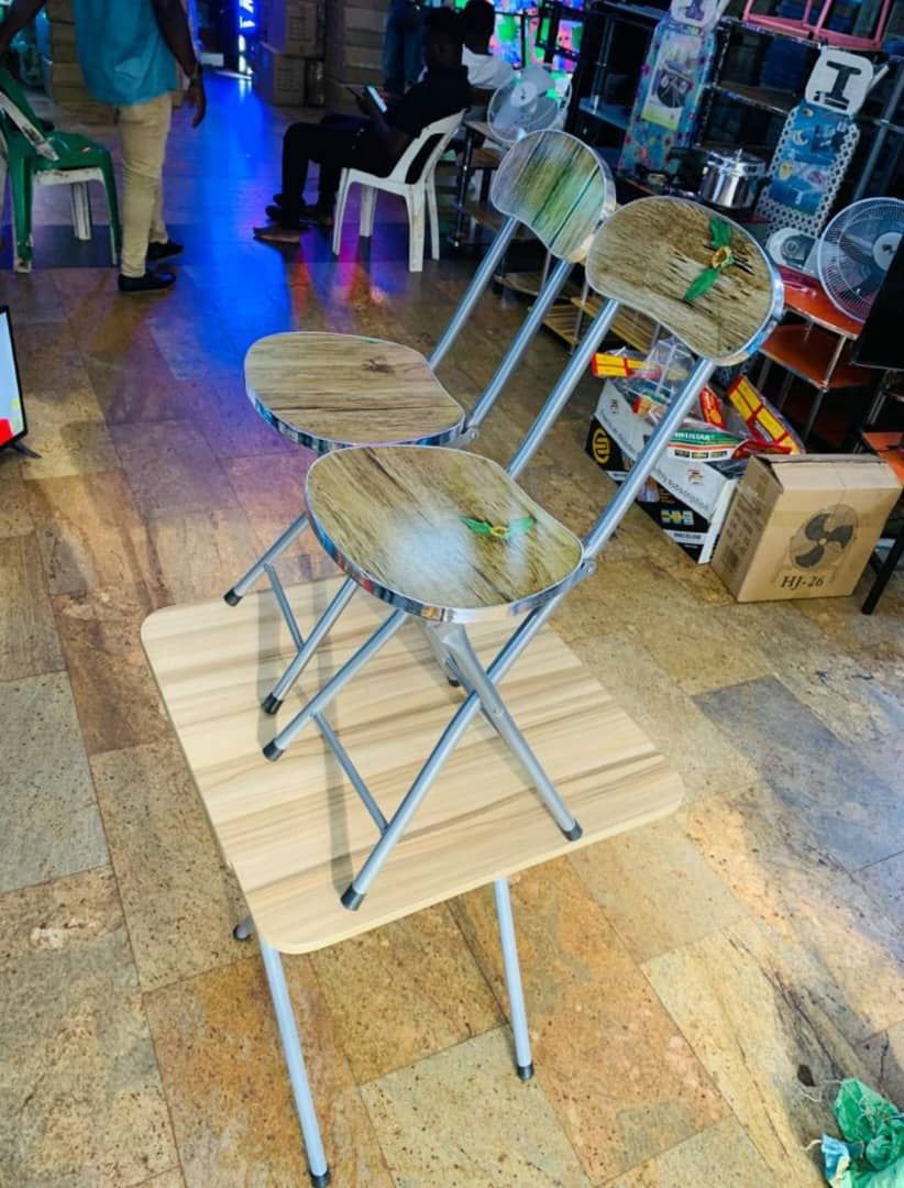 Foldable reading tables plus chair_0
