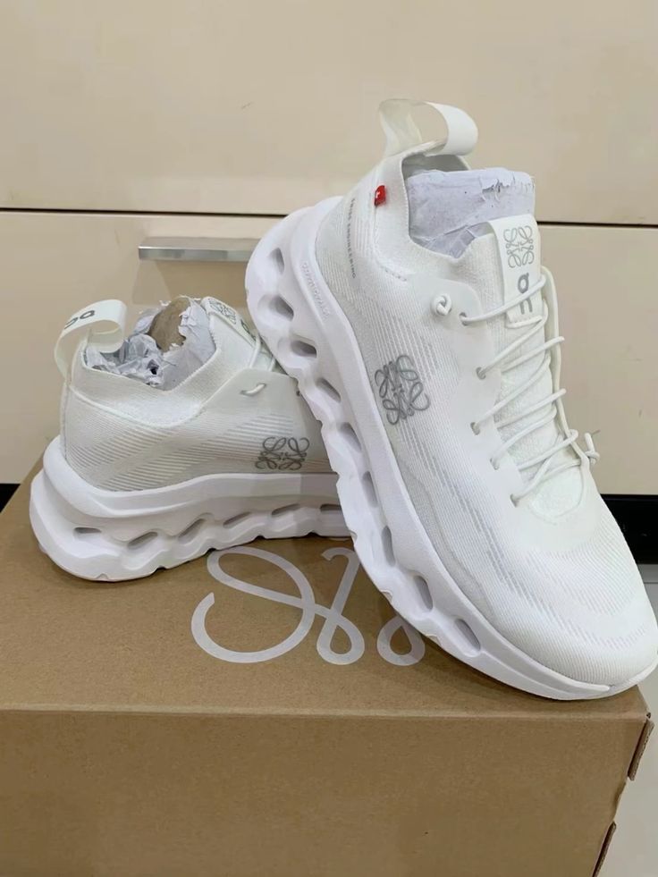 ON CLOUD - LOEWE X CLOUDTILT_1