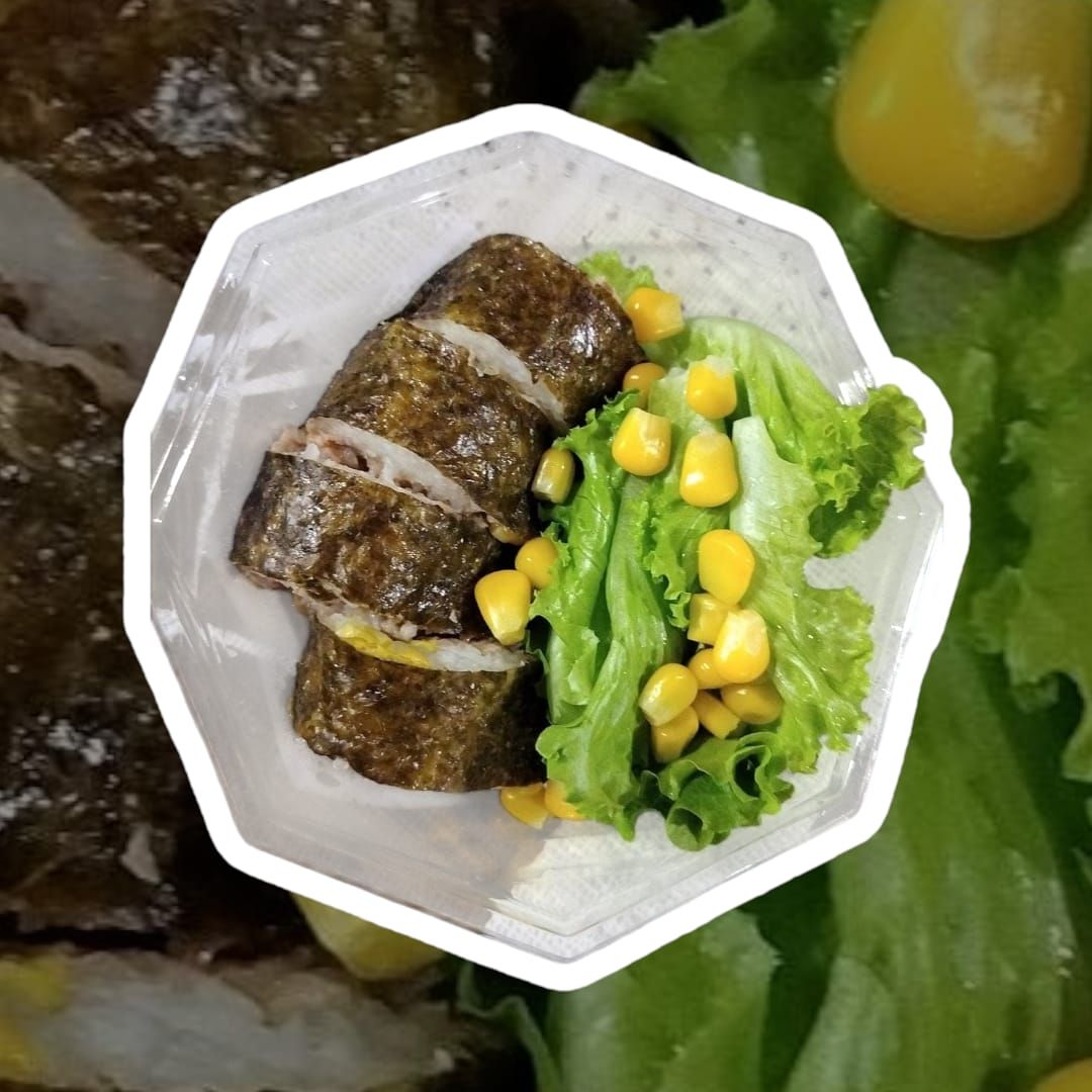 Beef Sushi With Salad_0