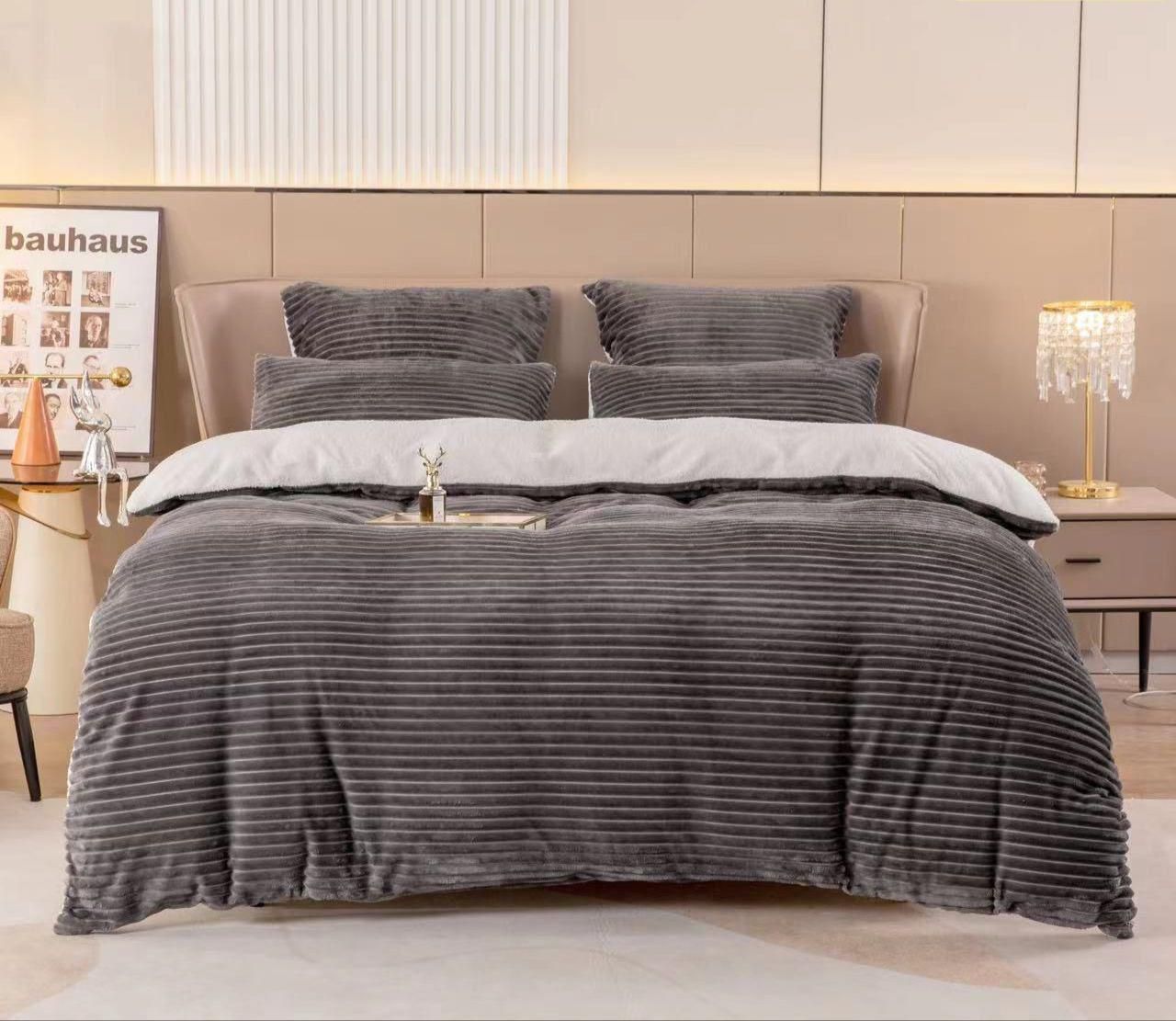 5 Piece Flannel Wool Comforter Set_0