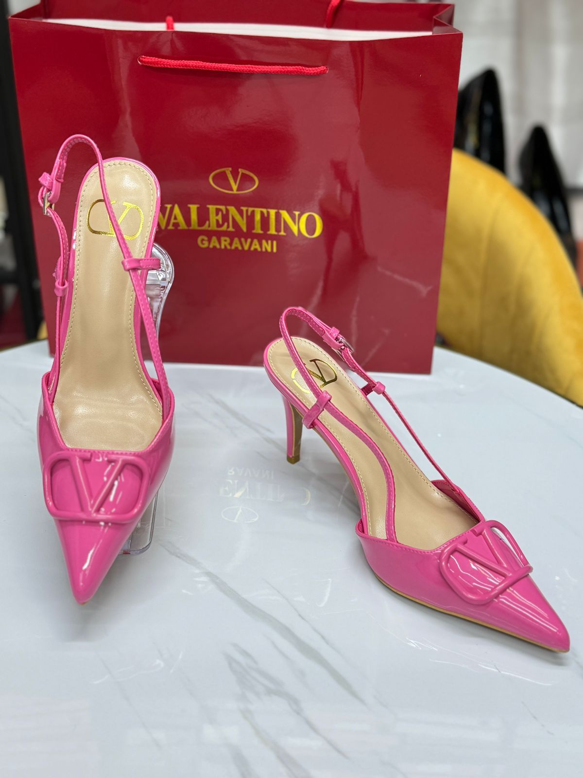 VALENTINO - PINK_0