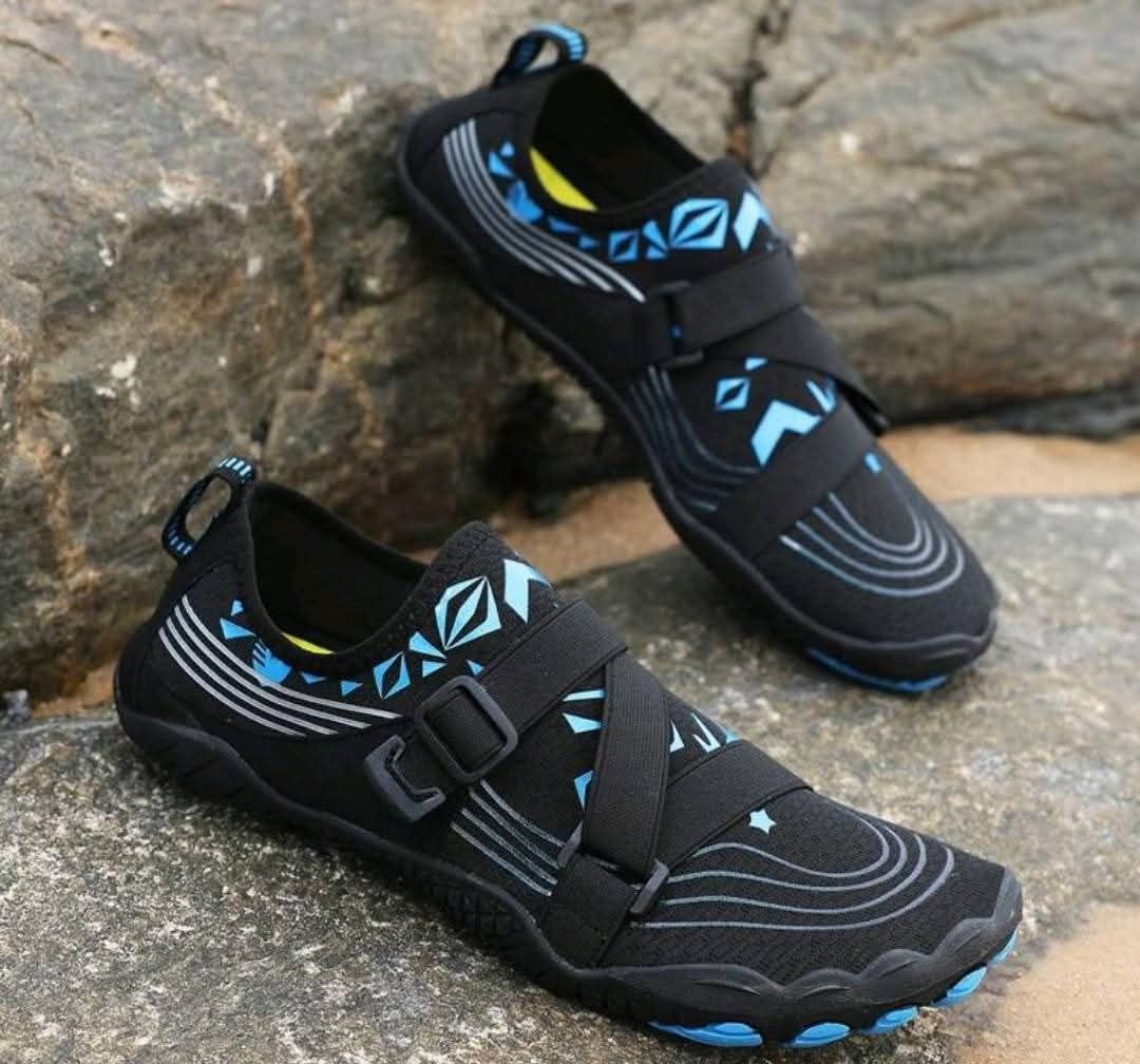 Unisex Lightweight Quick-Drying Five-Toe Barefoot Beach Shoes_0