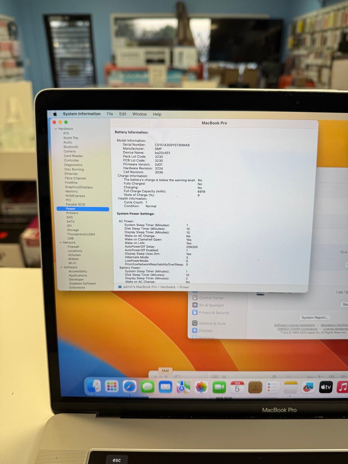 MacBook Pro 15inch Touchbar i7/16/2TB Brand New battery_5