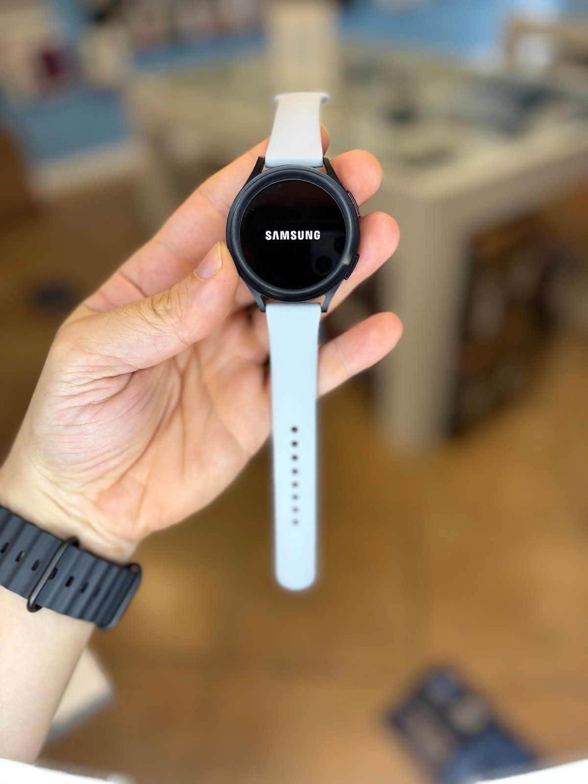 Samsung Galaxy Pro 5 Black Color 45MM Like New_7