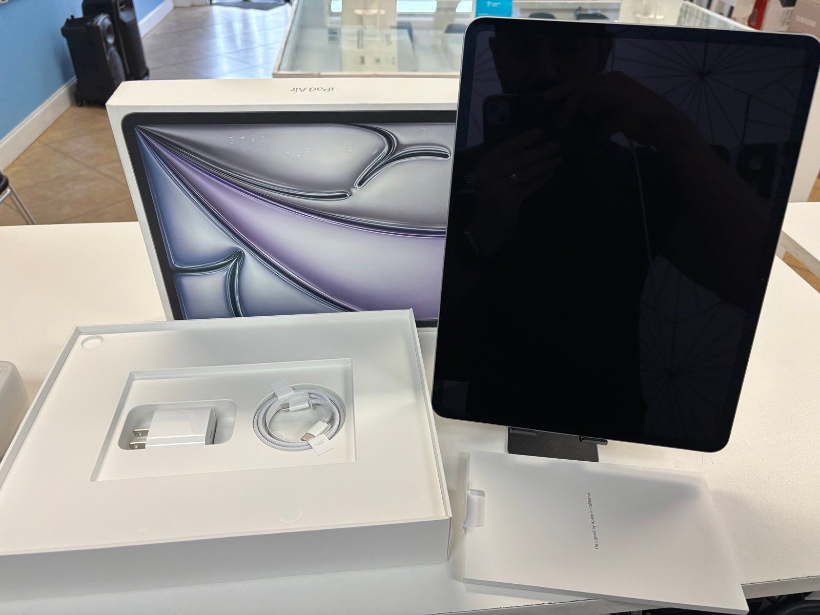 iPad Air 13 inch M2 with apple warranty_6