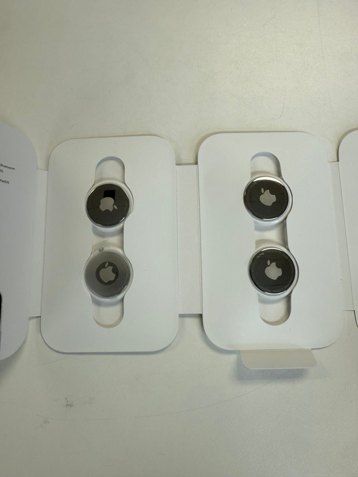 Apple AirTags Set with Apple care till September 2025_5