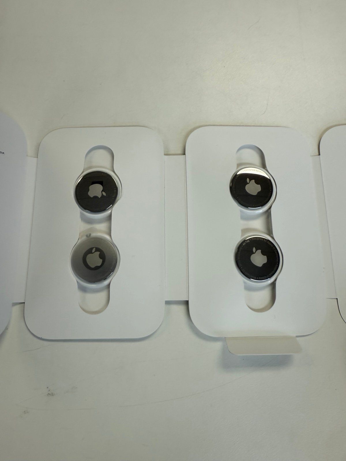 Apple AirTags Set with Apple care till September 2025_4