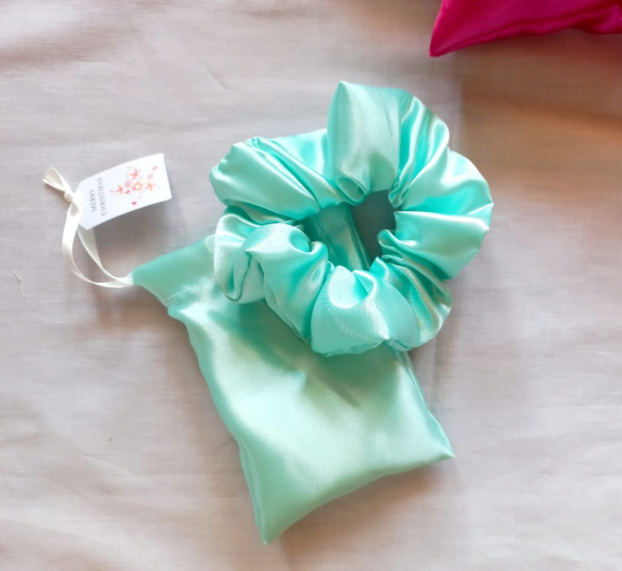 🎁 Scrunchie + Matching Pouch Gift Set _3