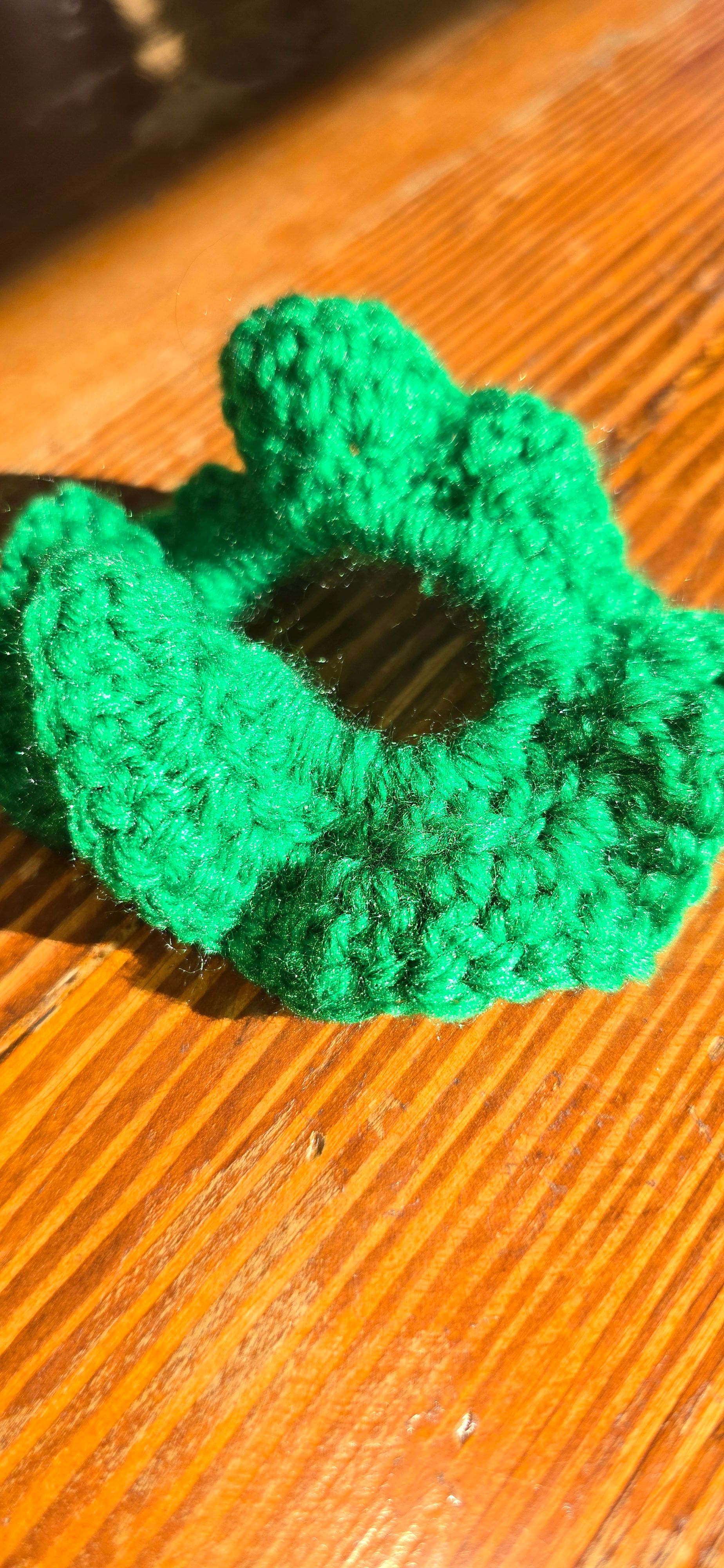 Green scrunchie _0