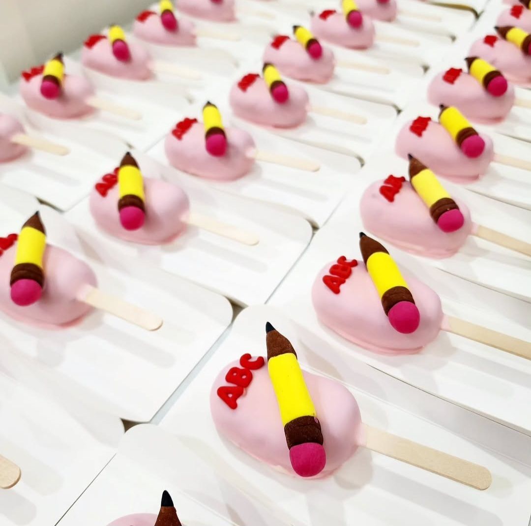 Teacher's Day Red Velvet Cakesicles_1