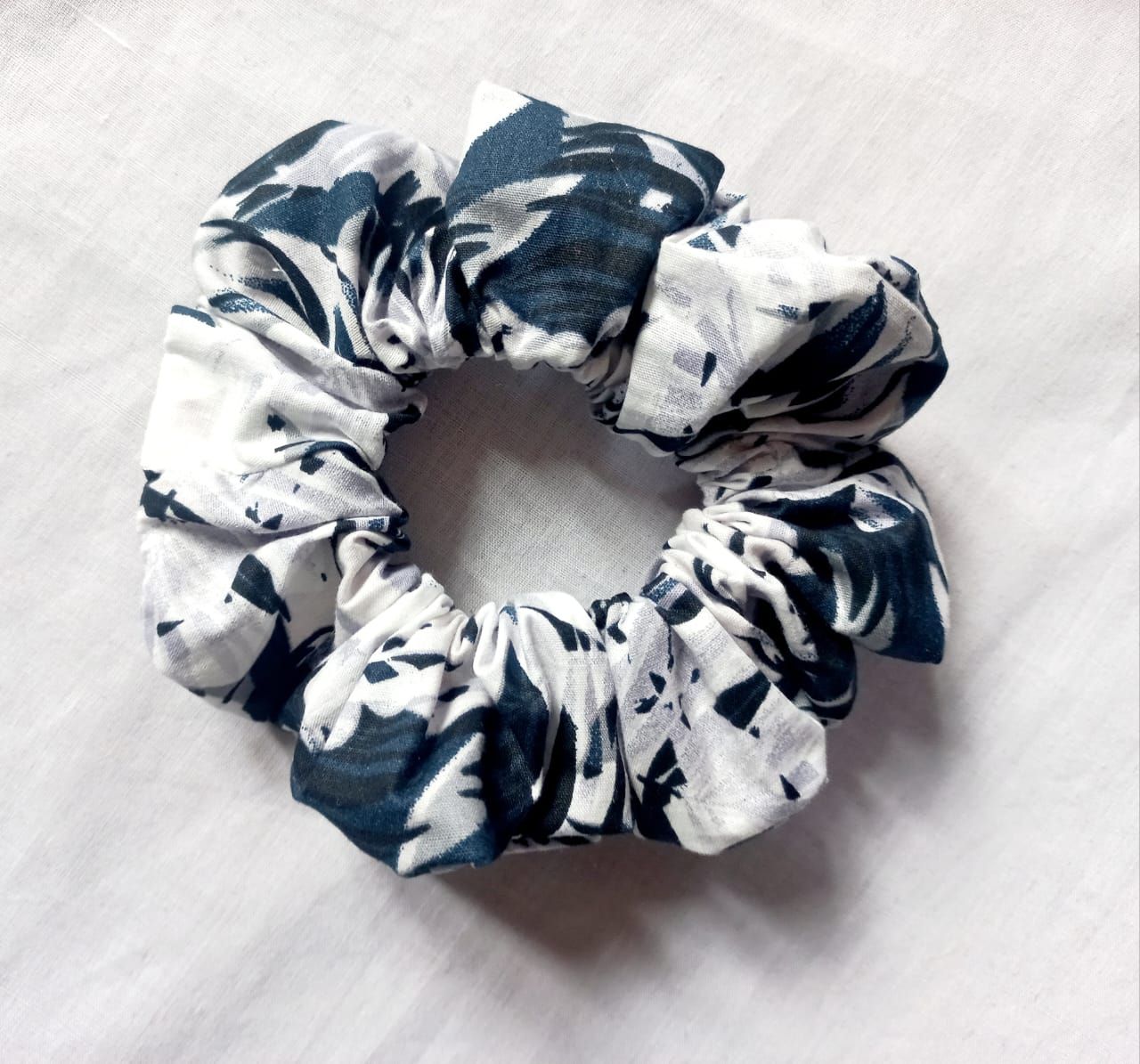 🌷 Floral Scrunchies – Your Hair’s Favorite Bouquet 🌷_8