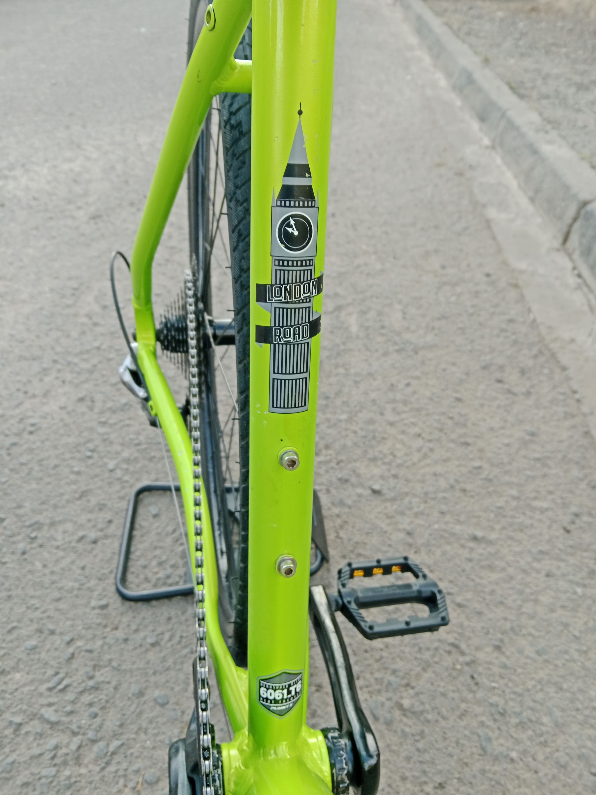 Planet X London Road Rival 1×11 – Size 53 cm (Fluoro Green)_13