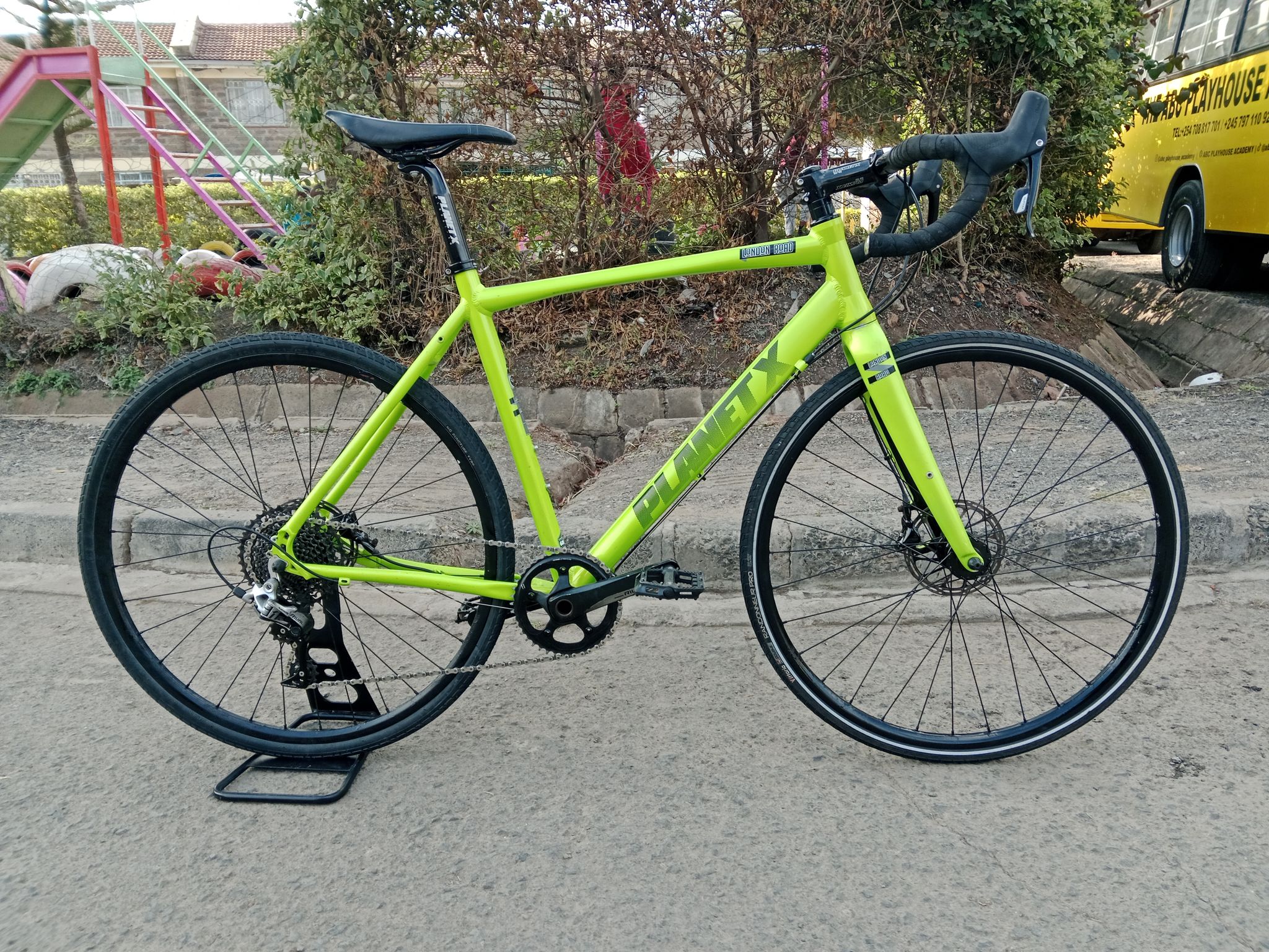 Planet X London Road Rival 1×11 – Size 53 cm (Fluoro Green)_0