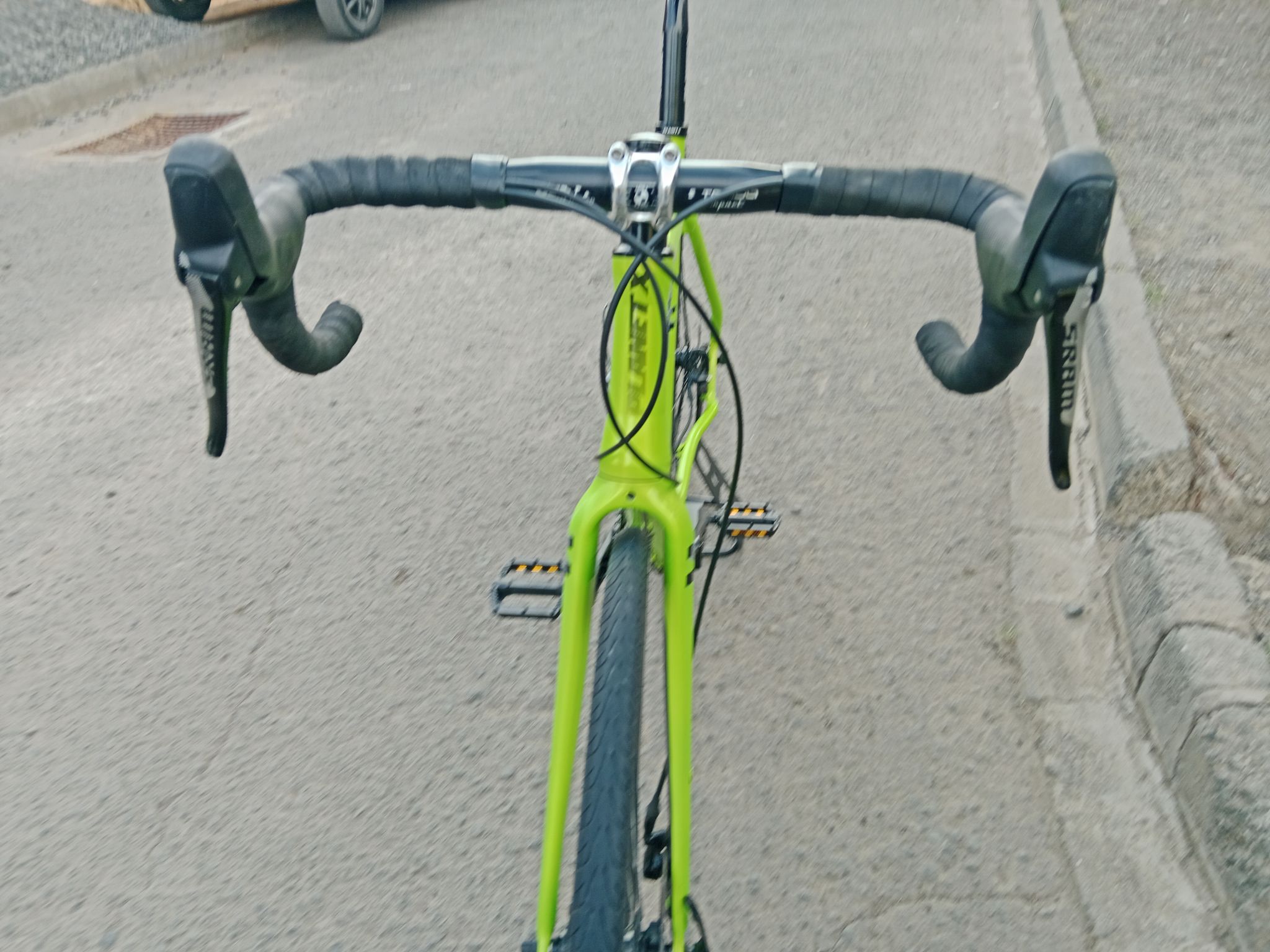 Planet X London Road Rival 1×11 – Size 53 cm (Fluoro Green)_7