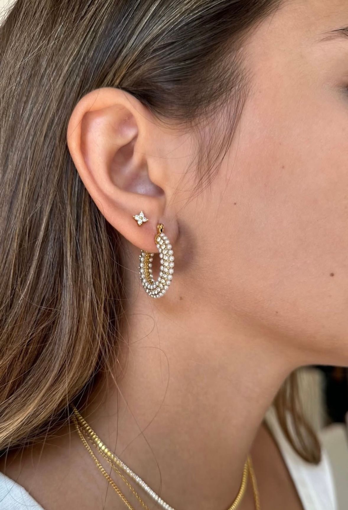 Shiny pearl hoops _1