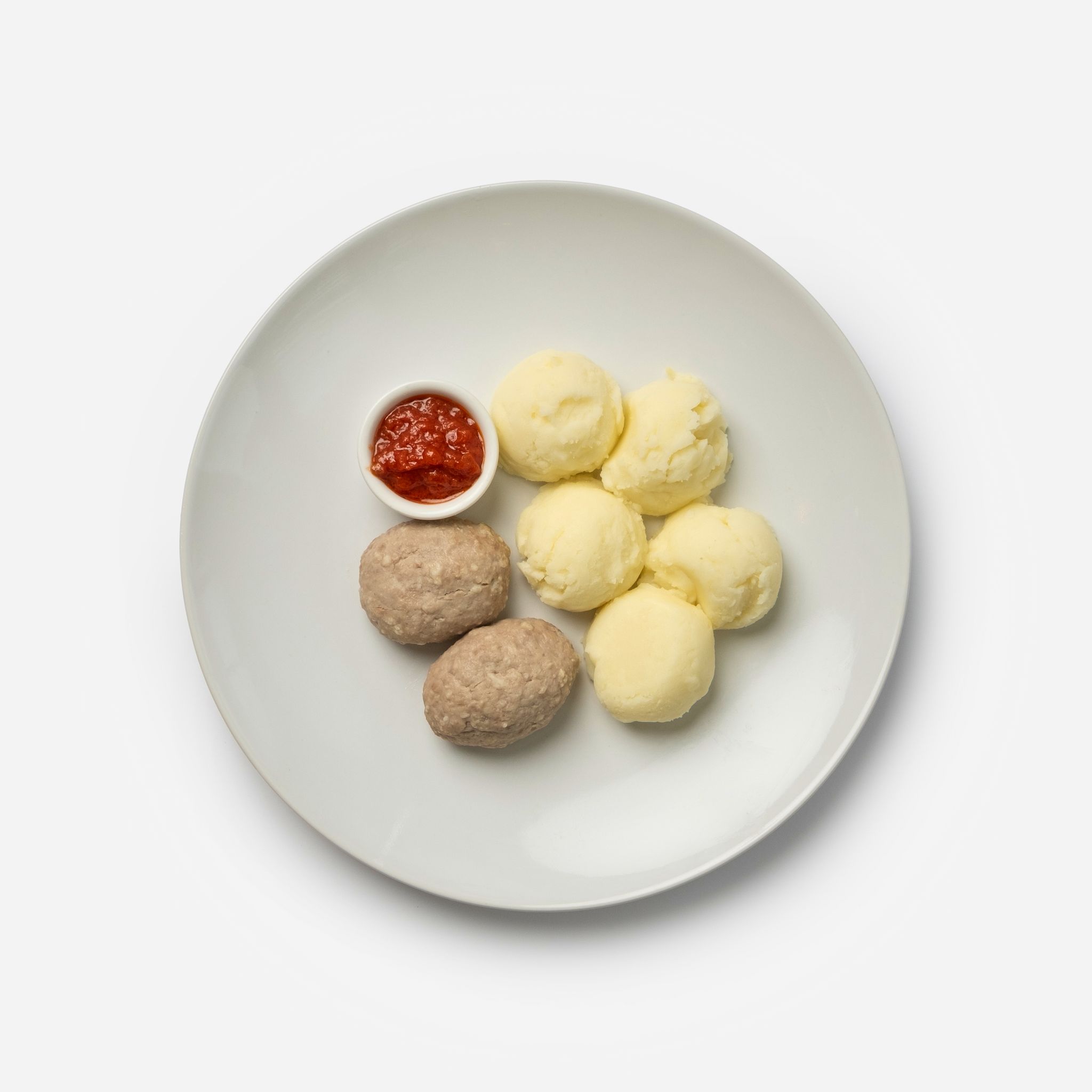 Roots Beef Cutlets with Tomato Sauce & Mashed Potatoes 300g_0