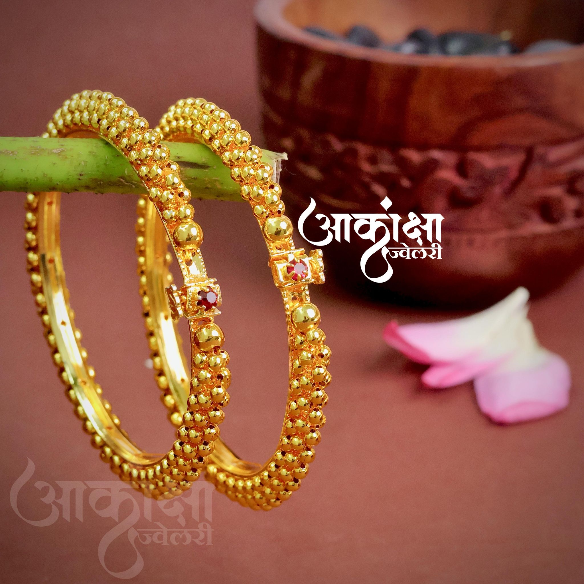 Pitambari Thushi Bangles (1 Pair)_0