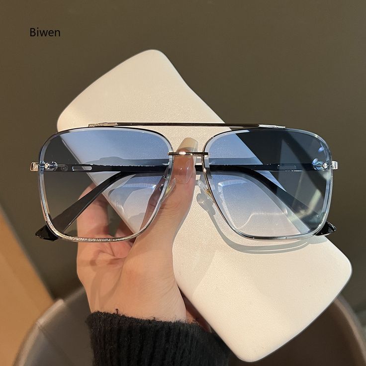 Lunettes de soleil oversize_18