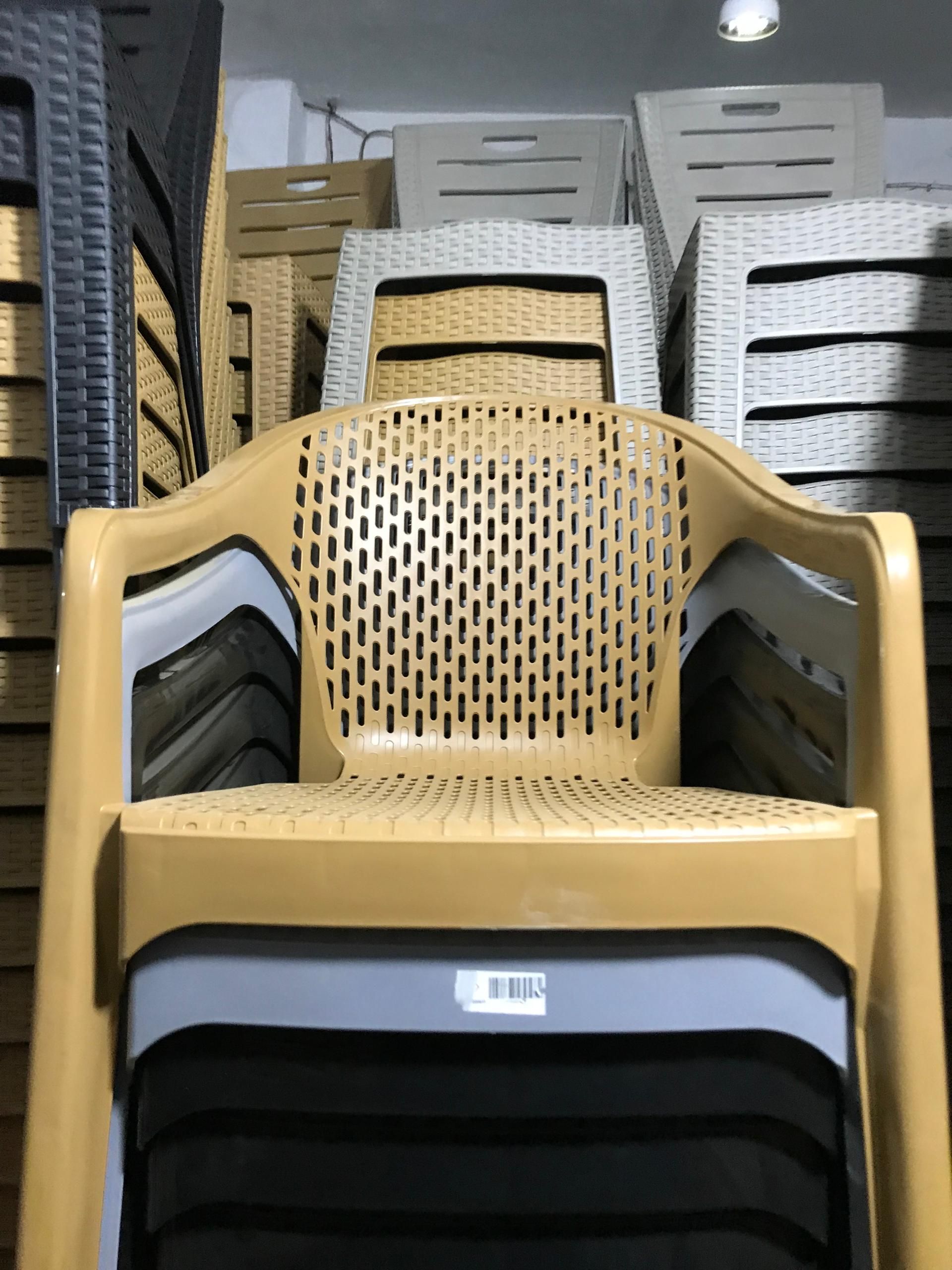 Ventilated Plastic Armchair(black)_0