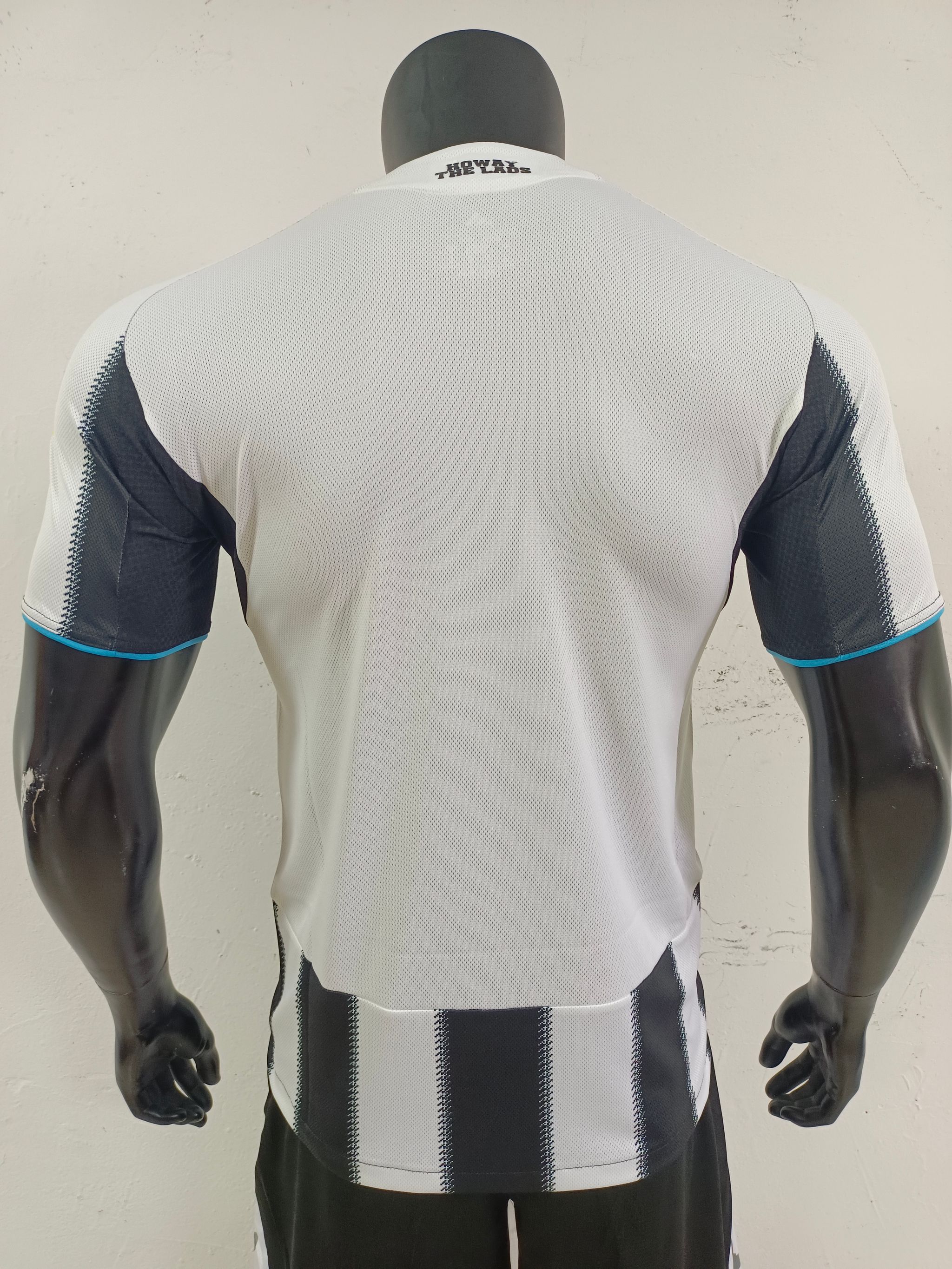 Newcastle United 2025/26 Home Shirt (White / Black / Sky blue)_1