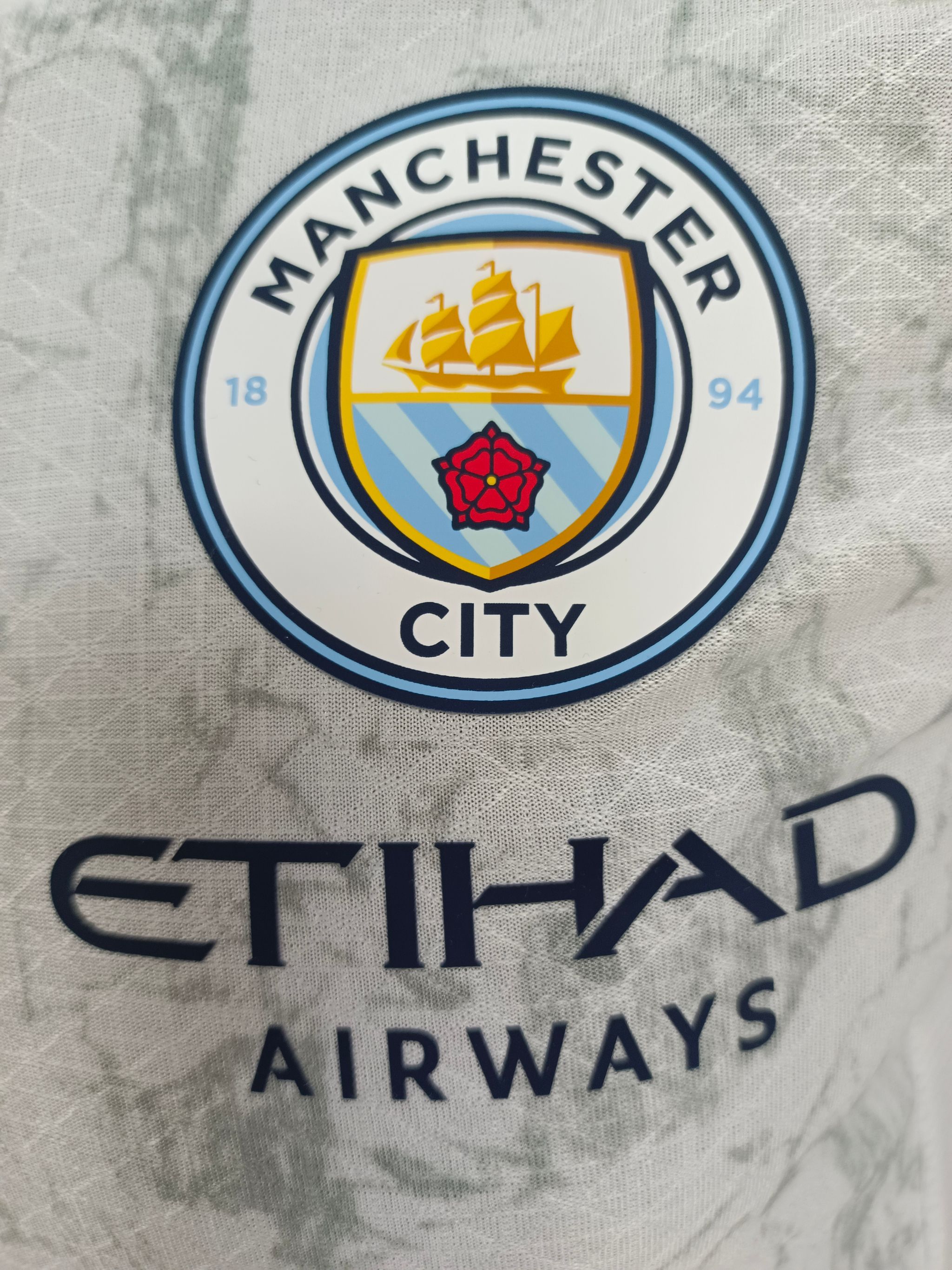 Manchester City 2025/26 Club World Cup Away Shirt (White / Black / Red)_3