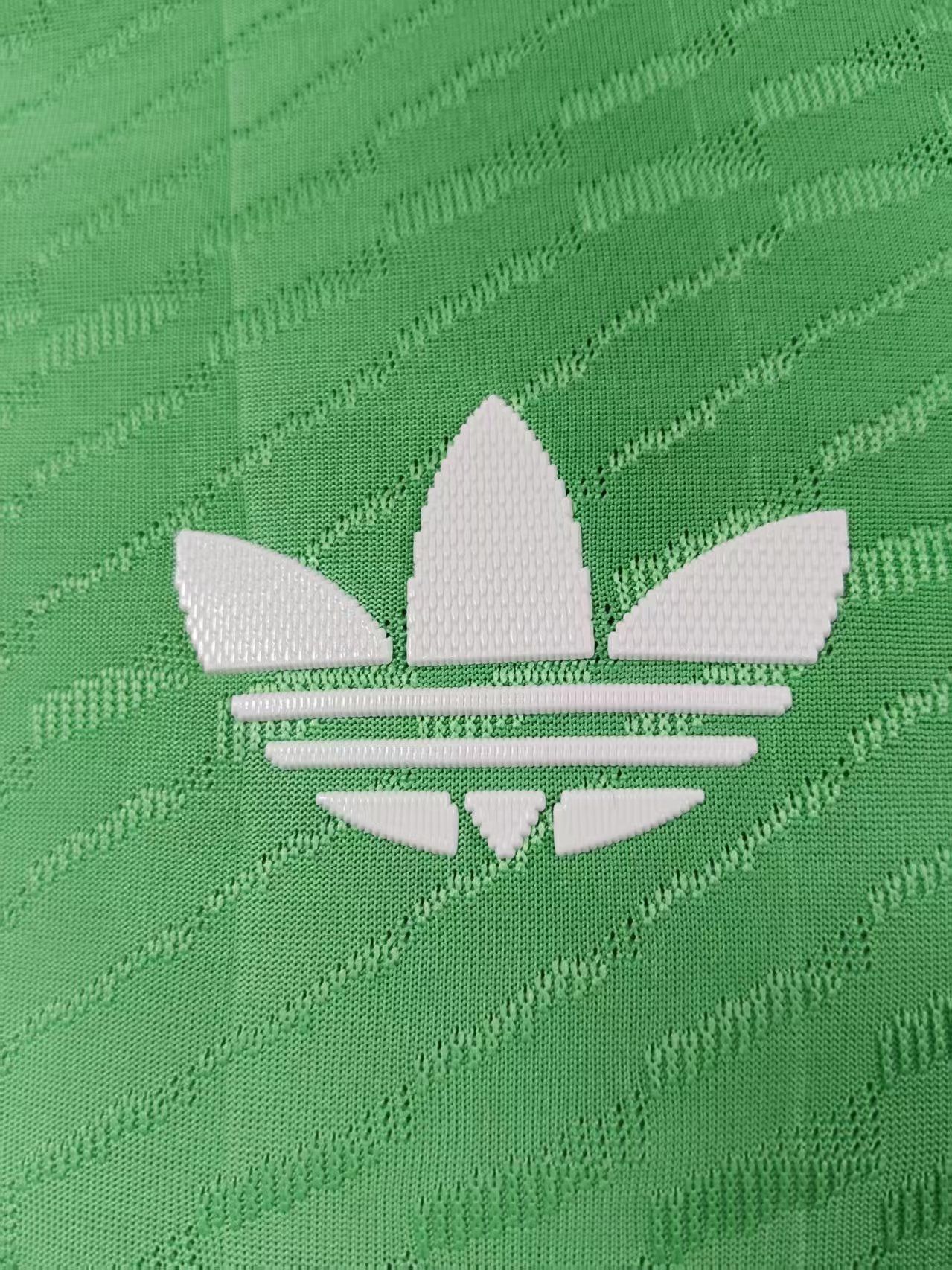 Manchester United 2025/26 Goalkeeper Shirt 3 (Green / White)_2