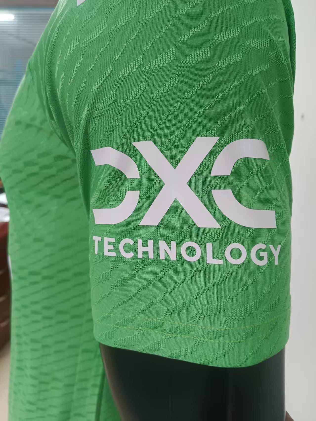 Manchester United 2025/26 Goalkeeper Shirt 3 (Green / White)_6