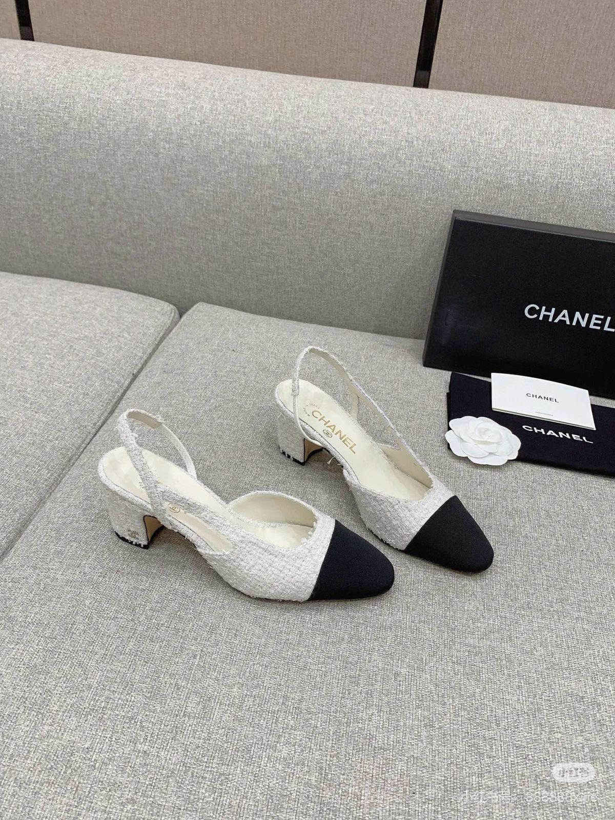 CHANEL - WHITE_0