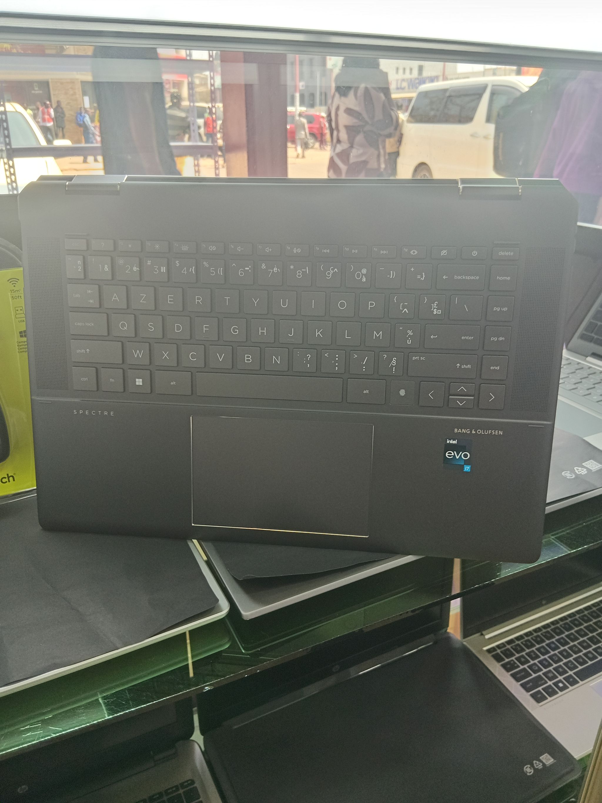 HP SPECTRE CORE i7 AVEC 1TB SSD ET 16GB RAM ECRANT TACTILE _0