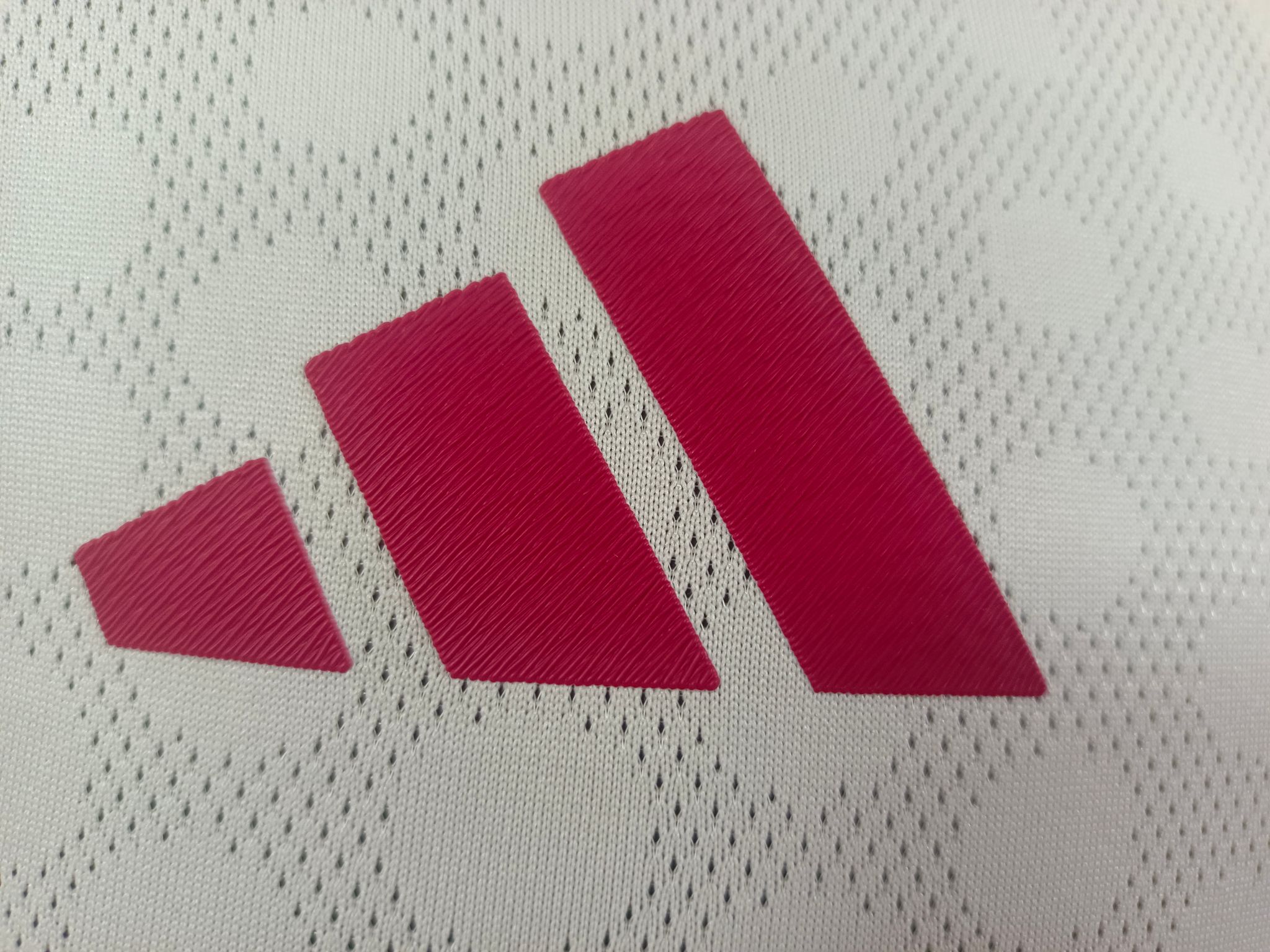 Liverpool 2025/26 Away Shirt (Off-white / Red / Black)_2