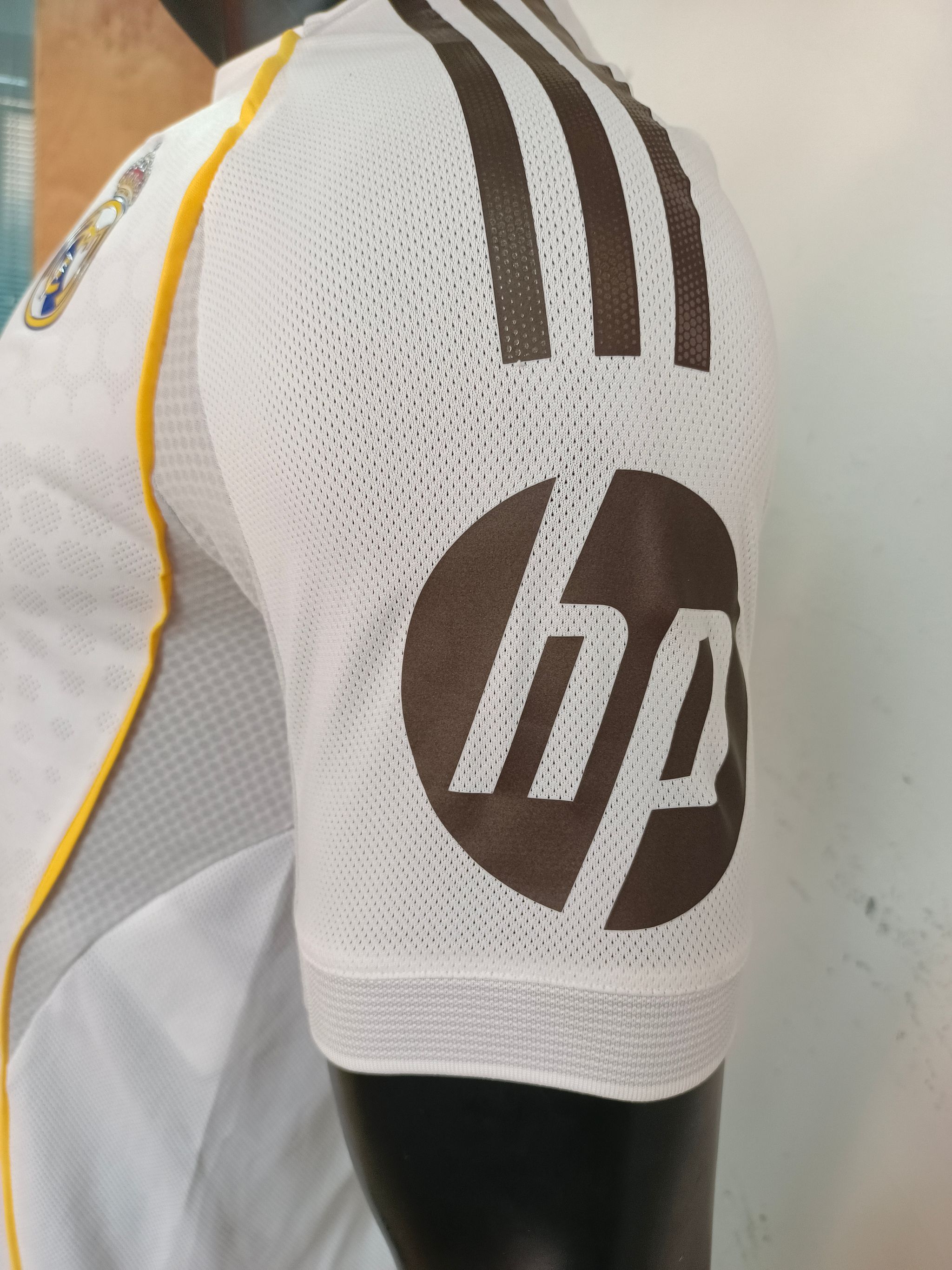 Real Madrid 2025/26 Home Shirt (White)_6