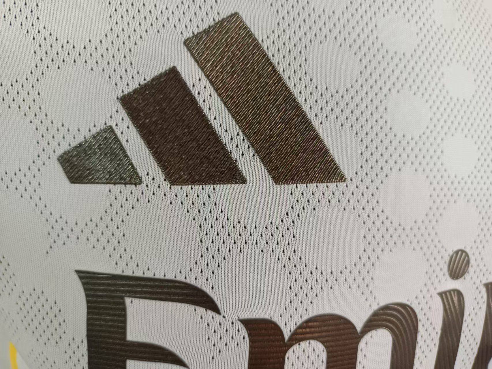 Real Madrid 2025/26 Home Shirt (White)_4