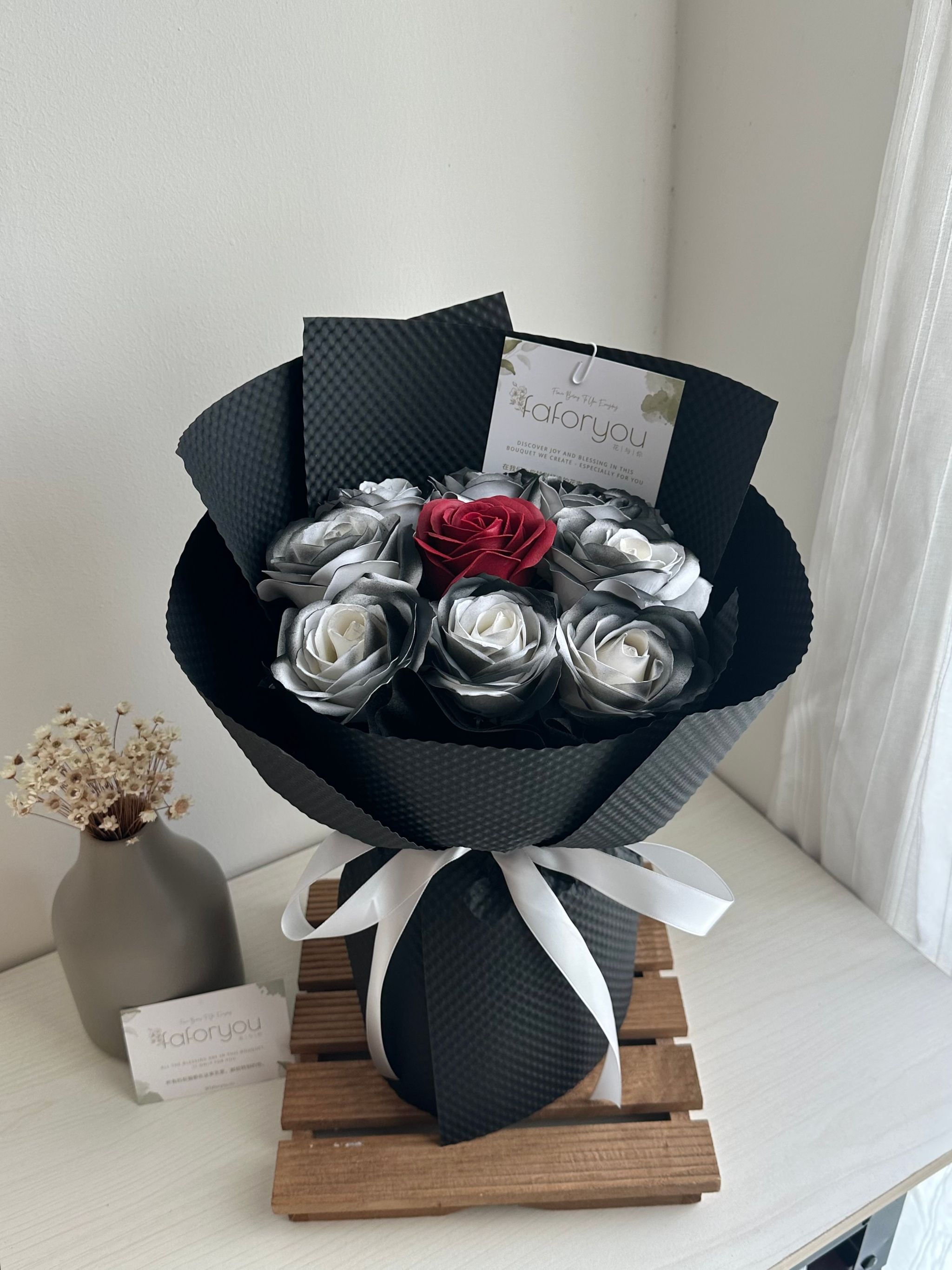 9 Stalk Soap Rose Bouquet (Dimensional Embossing Paper) _0
