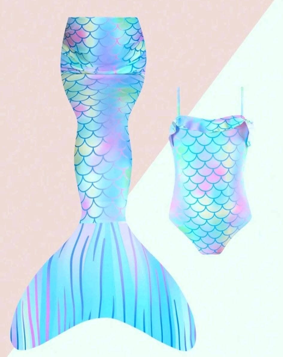 Young Girl Swimwear_2