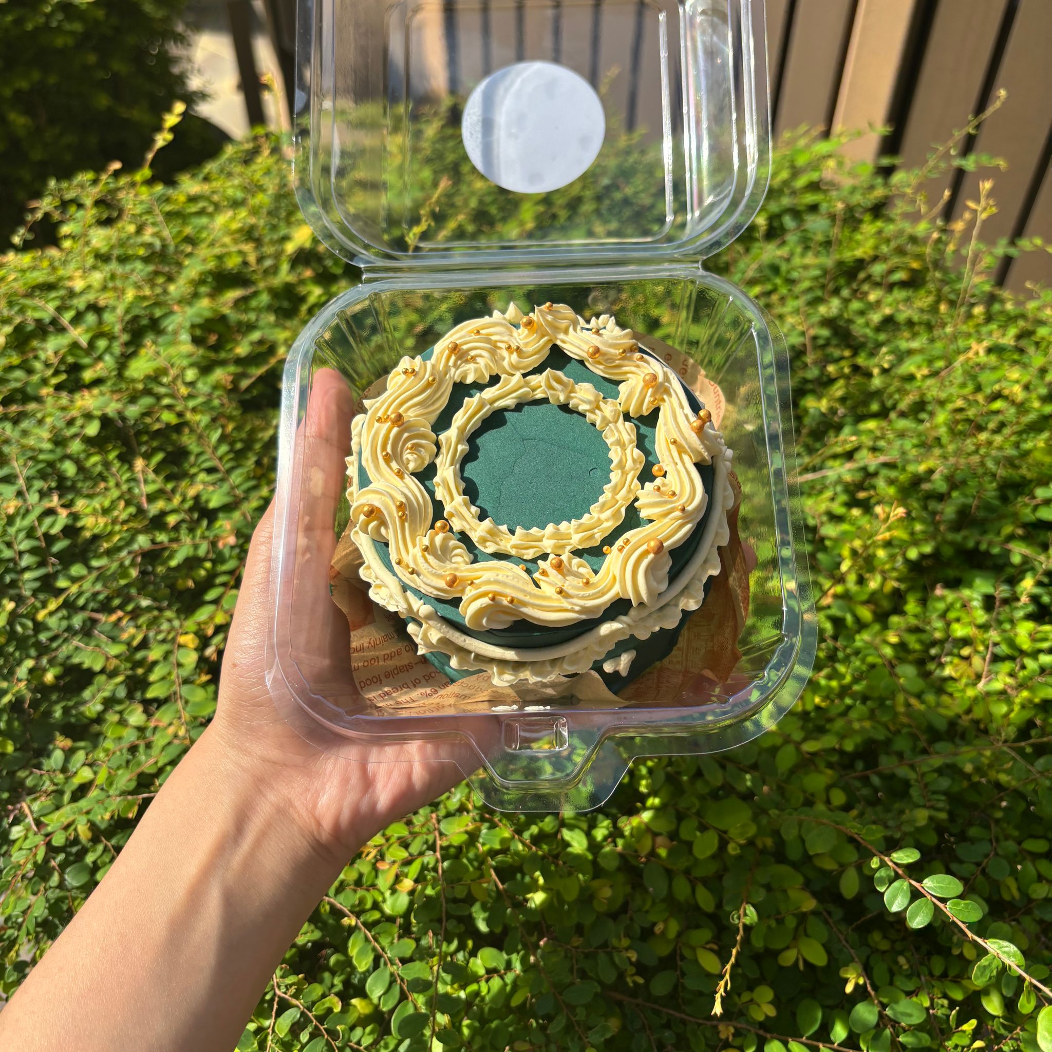 Peek - A - Cake_1