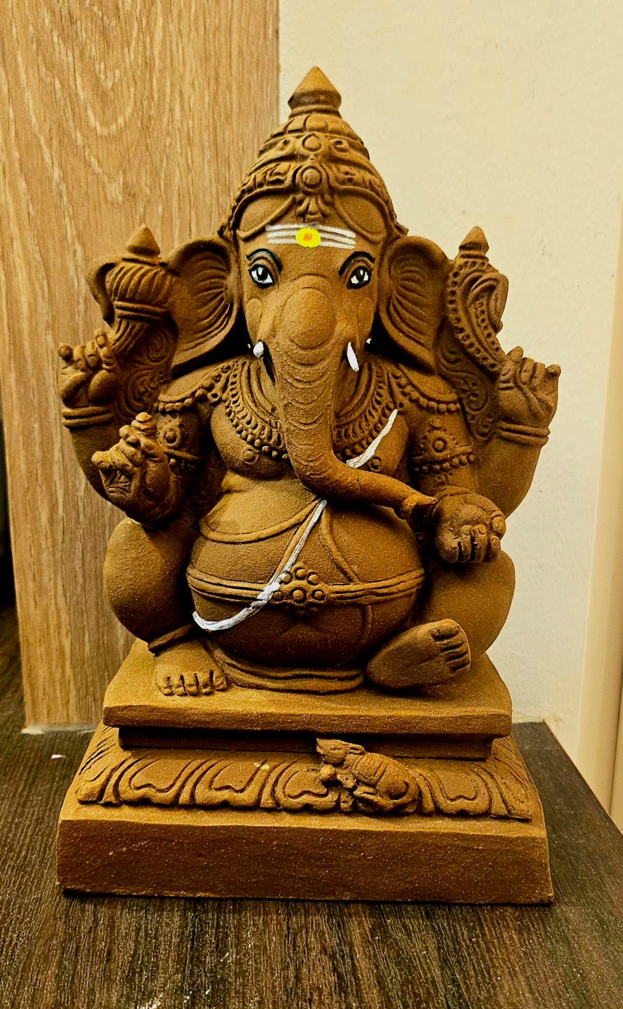 VN7 - 8.5 inches - Non coloured Haridra Ganapati_0