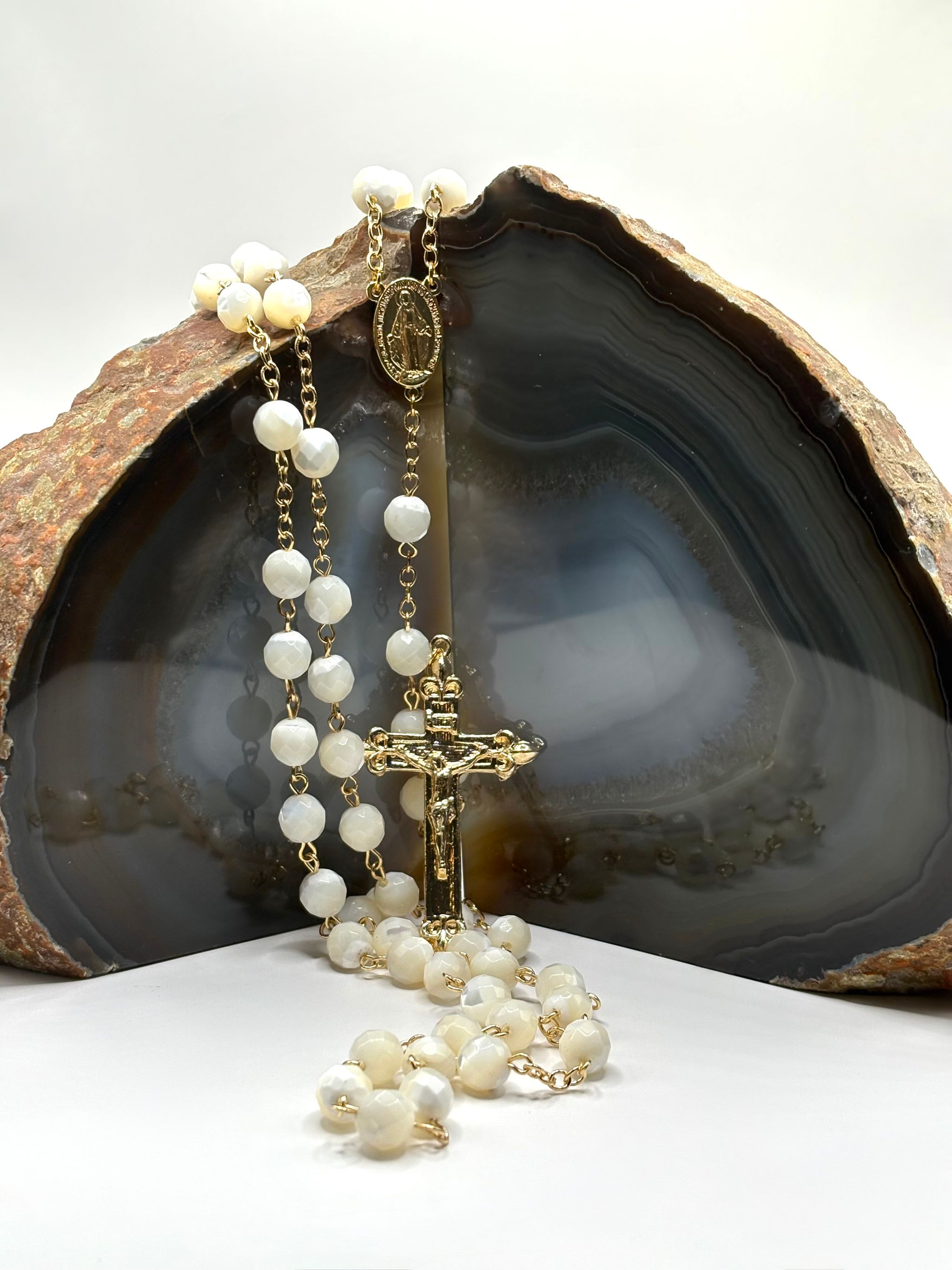 Rosario Madreperla Facetada 8mm Laminado en oro 18k_0